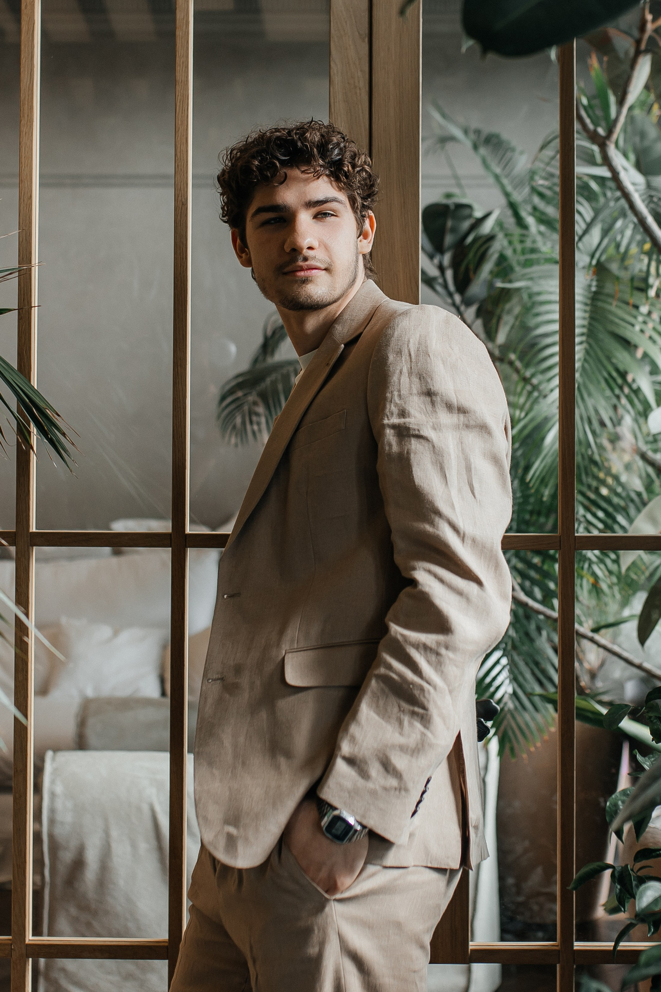 Свадебная история в оранжерее