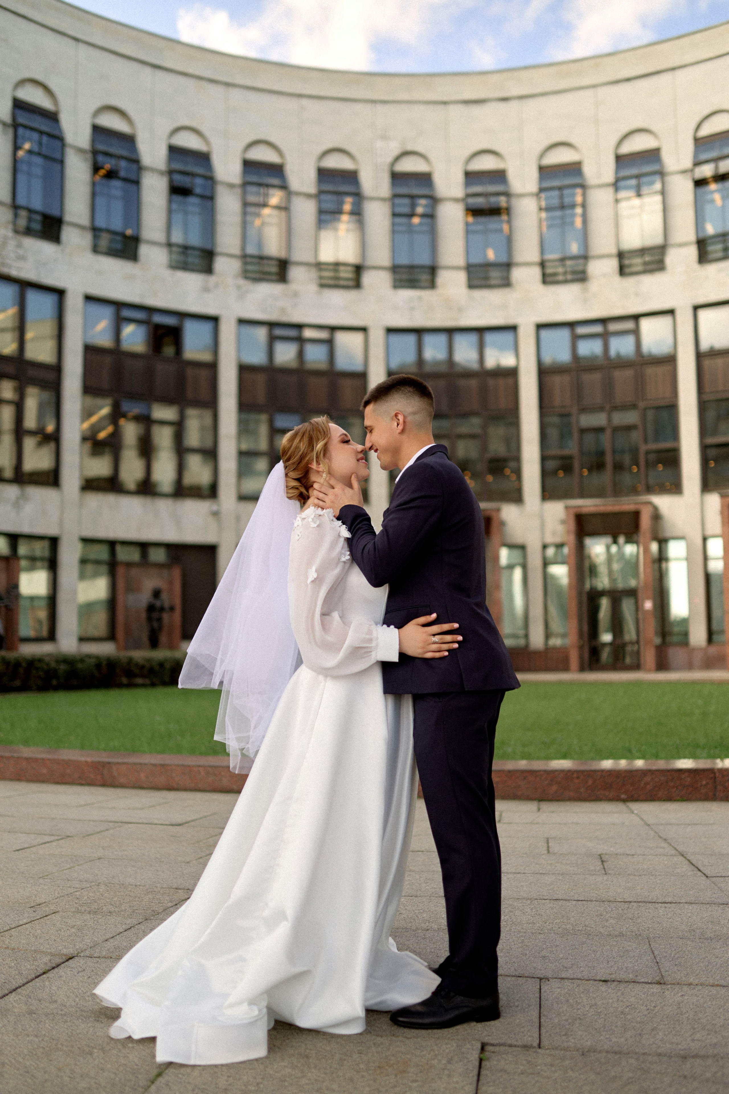 Свадебная Фотосессия в Парке Победы. Сестры Карабаза. Фотографы и ретушеры в Москве и Санкт-Петербурге