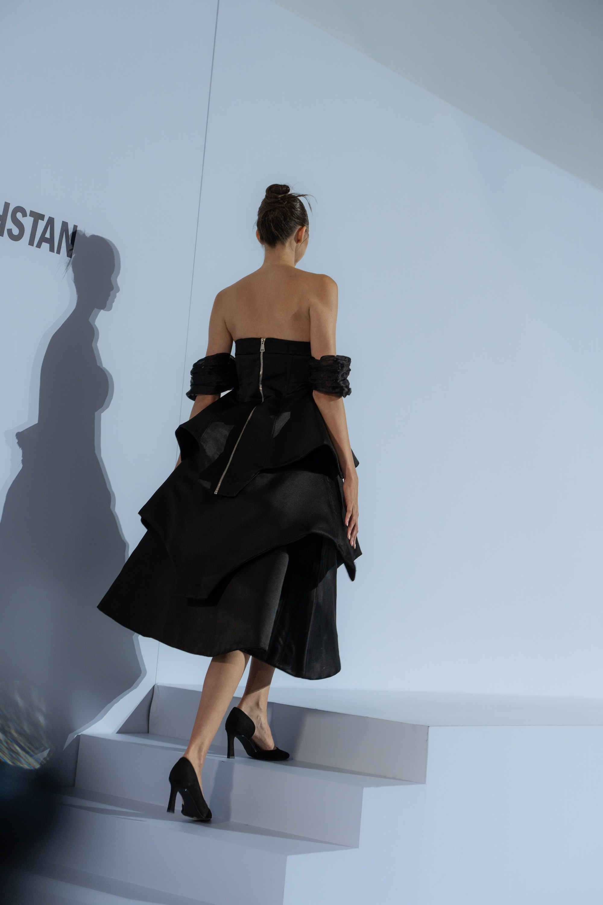 Uniqo by katayoun Eshagi. Сайт Алматинского НЮ АРТ, будуар и фэшн фотографа Дениса Карпенко