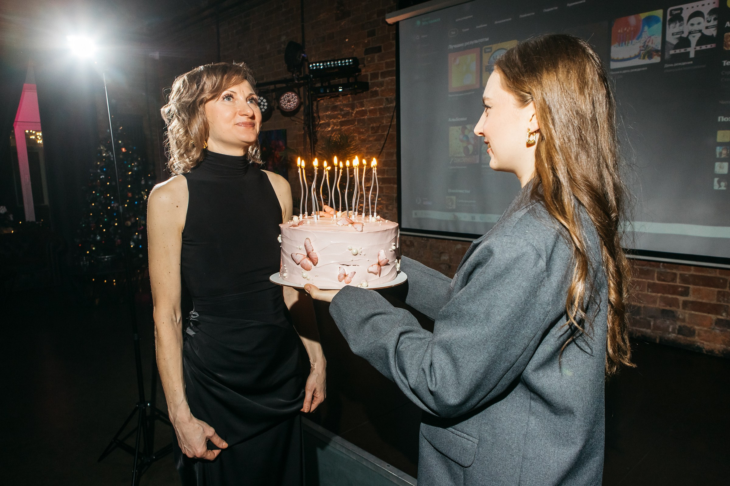 Позитивный репортажный фотограф на День Рождение, юбилей Питер