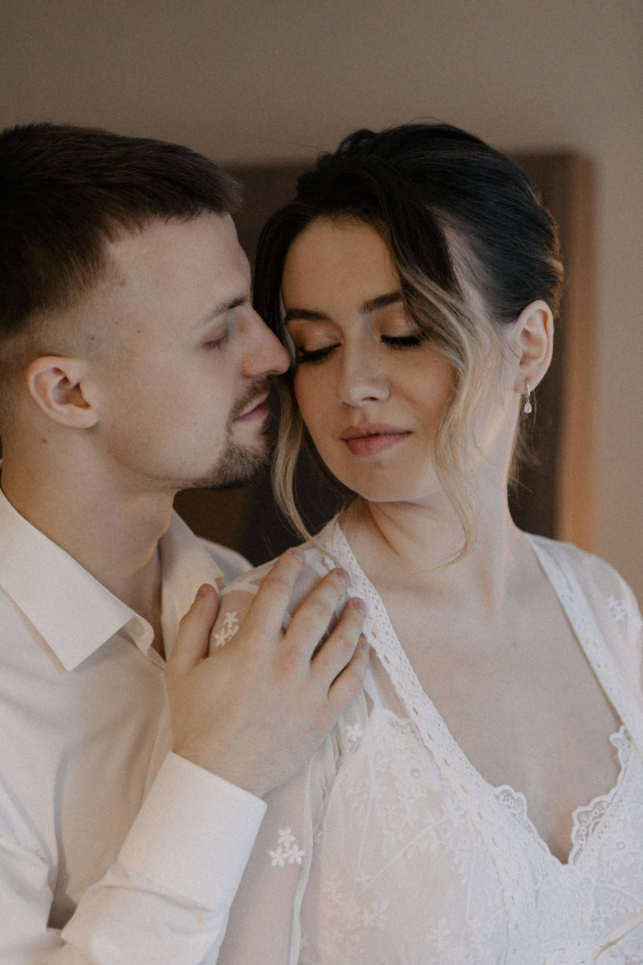 Ксюша и Илья. Утро в отеле роспись в Birds. Свадебный и портретный фотограф в Москве Анастасия Масюк