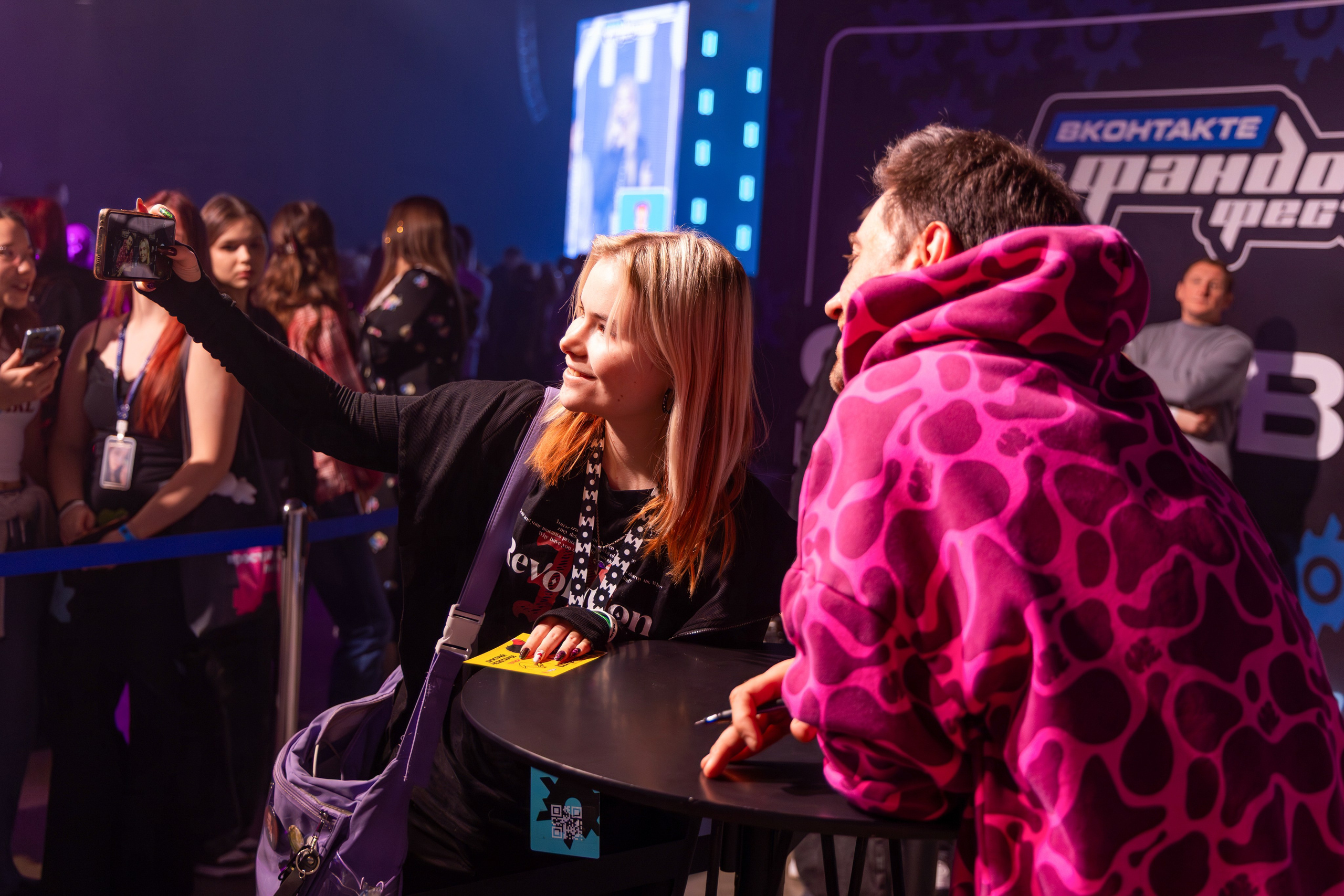 VK Fest. Показ «Стометровка» с Дмитрием Чеботарёвым. Свадебный и Event фотограф в Москве Бажина Ирина