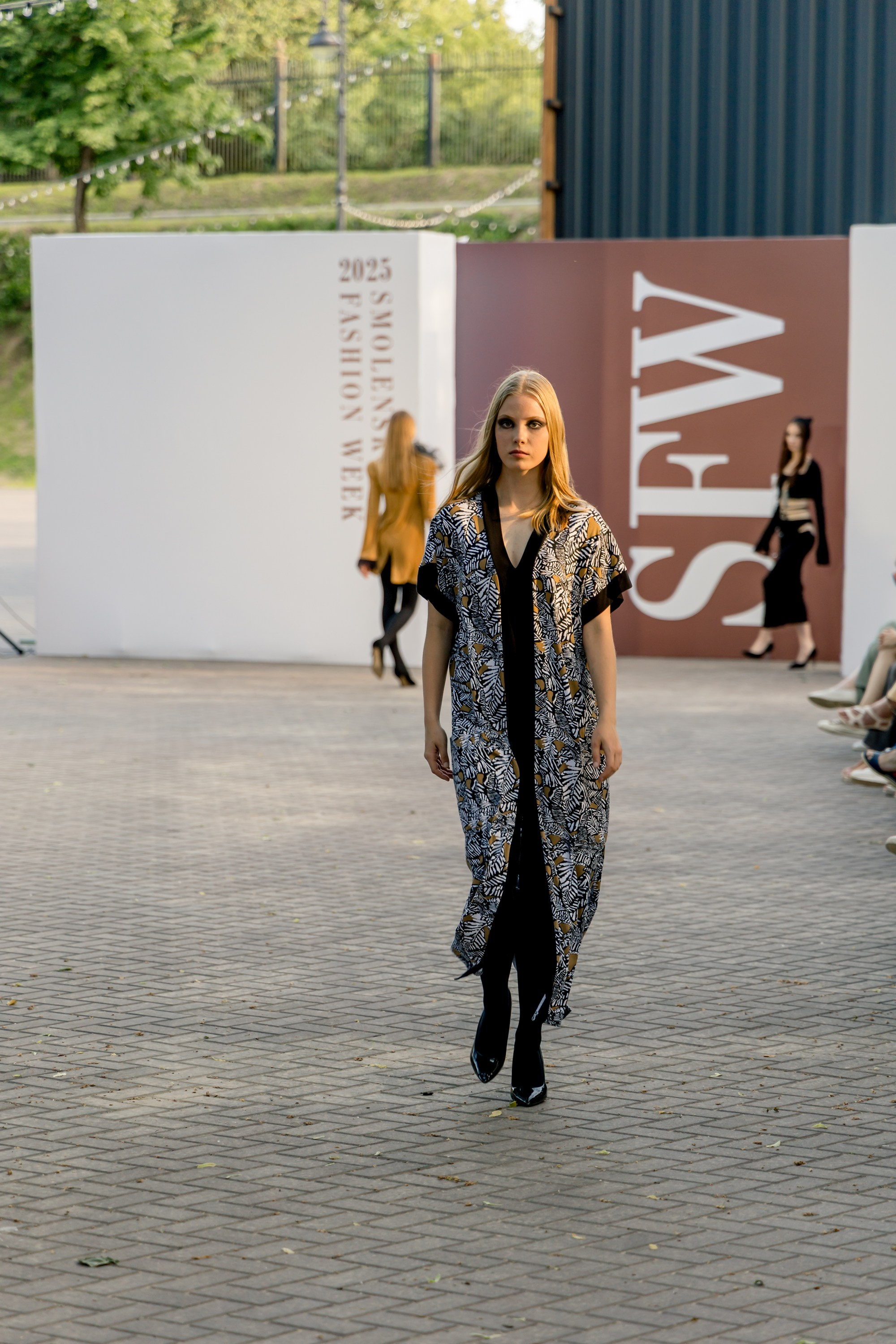 Smolensk Fashion Week 2025_показы_ДЕНЬ 1_ВЕЧЕРНИЙ ПОКАЗ_19:00. Главная