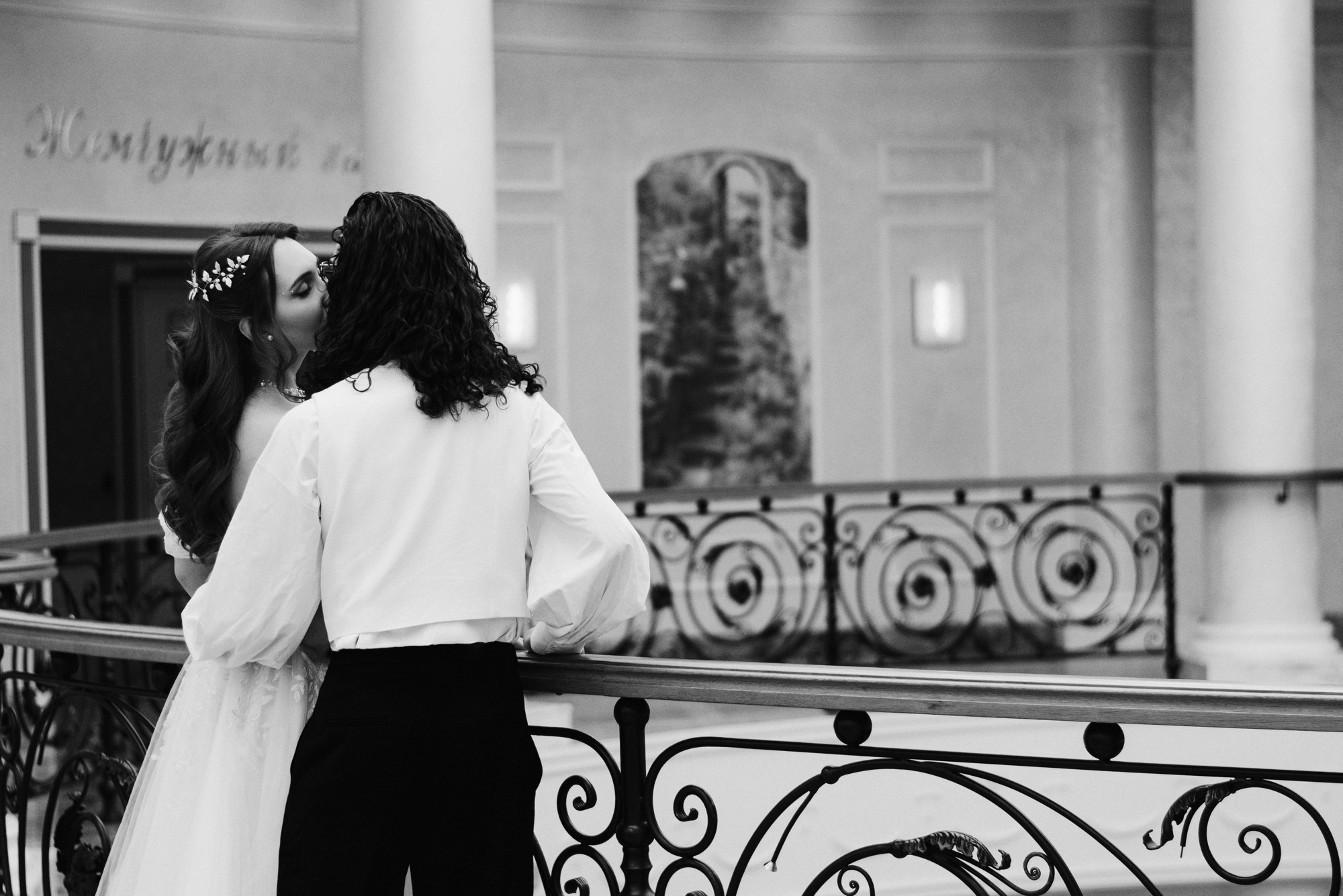 Свадебная фотосессия в Тюмени: ЗАГС, Мост Влюбленных и Монастырь | Фотограф Дарья Мустафина. Портретный фотограф Тюмень Дарья Мустафина