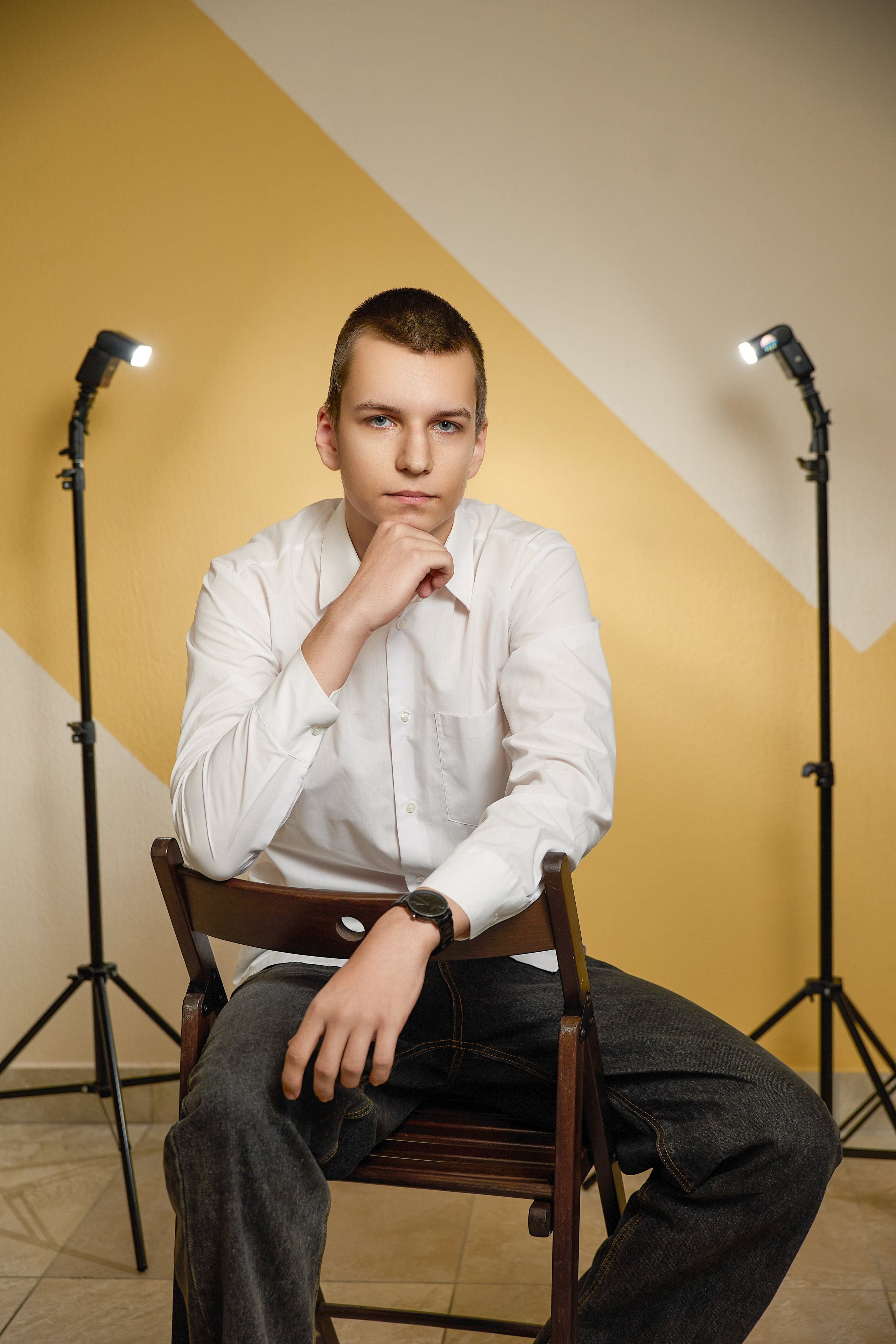 Книга выпускника  9 и 11 класс "Лофт" Тюмень. Выпускные альбомы в Тюмени для школ, садов, вузов спортивных секций