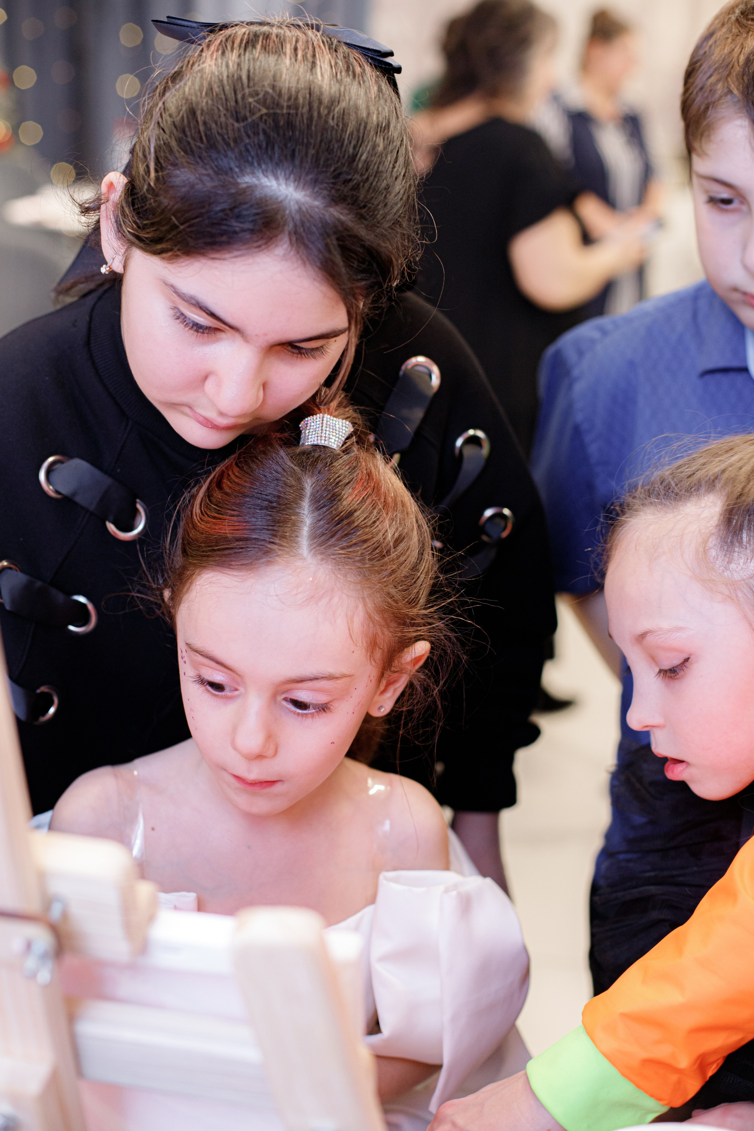 ASIA'S BIRTHDAY PARTY. Photokarish