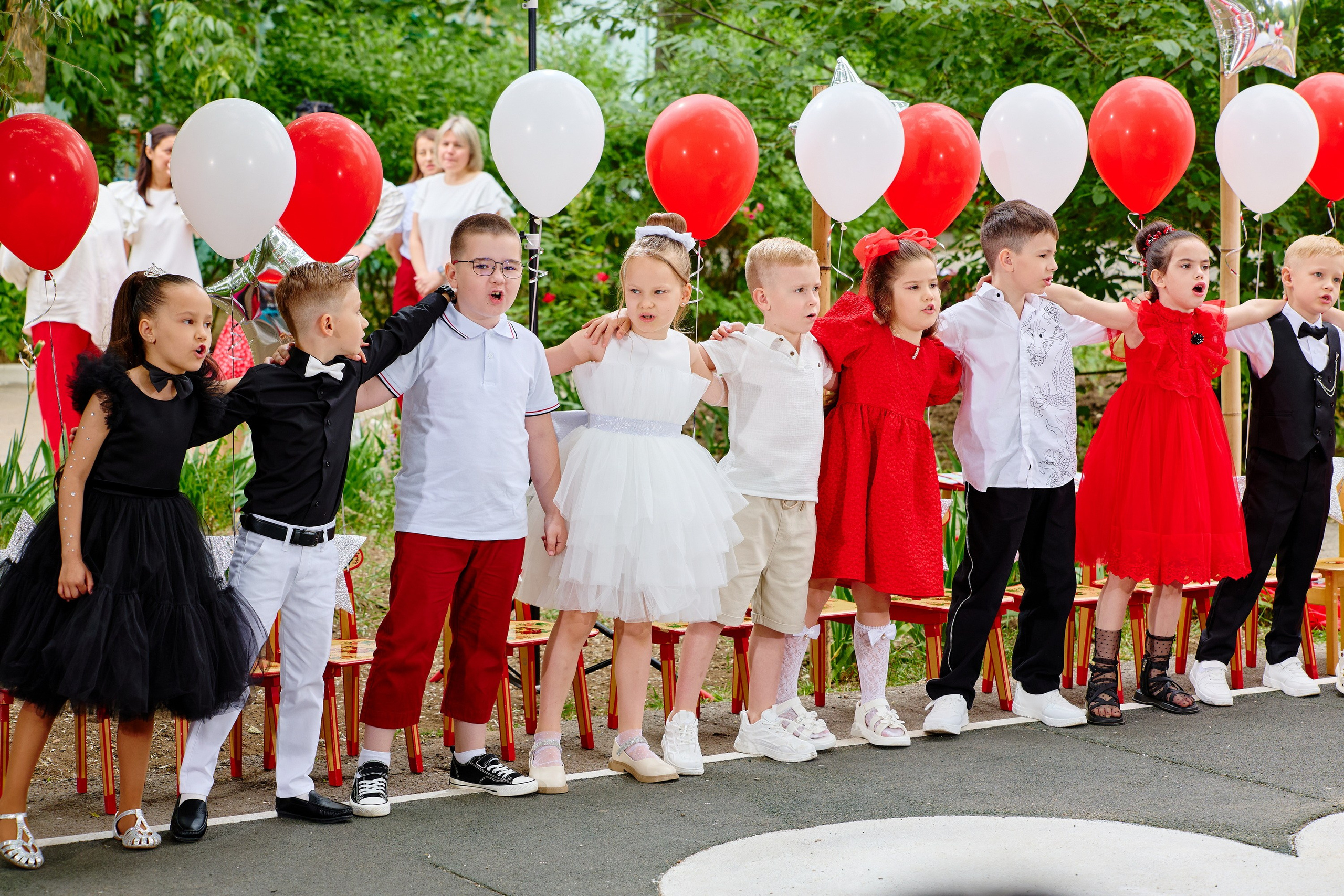 Выпускной 45 сад. Фотограф Выпускные альбомы Таганрог Сергей Коробченко