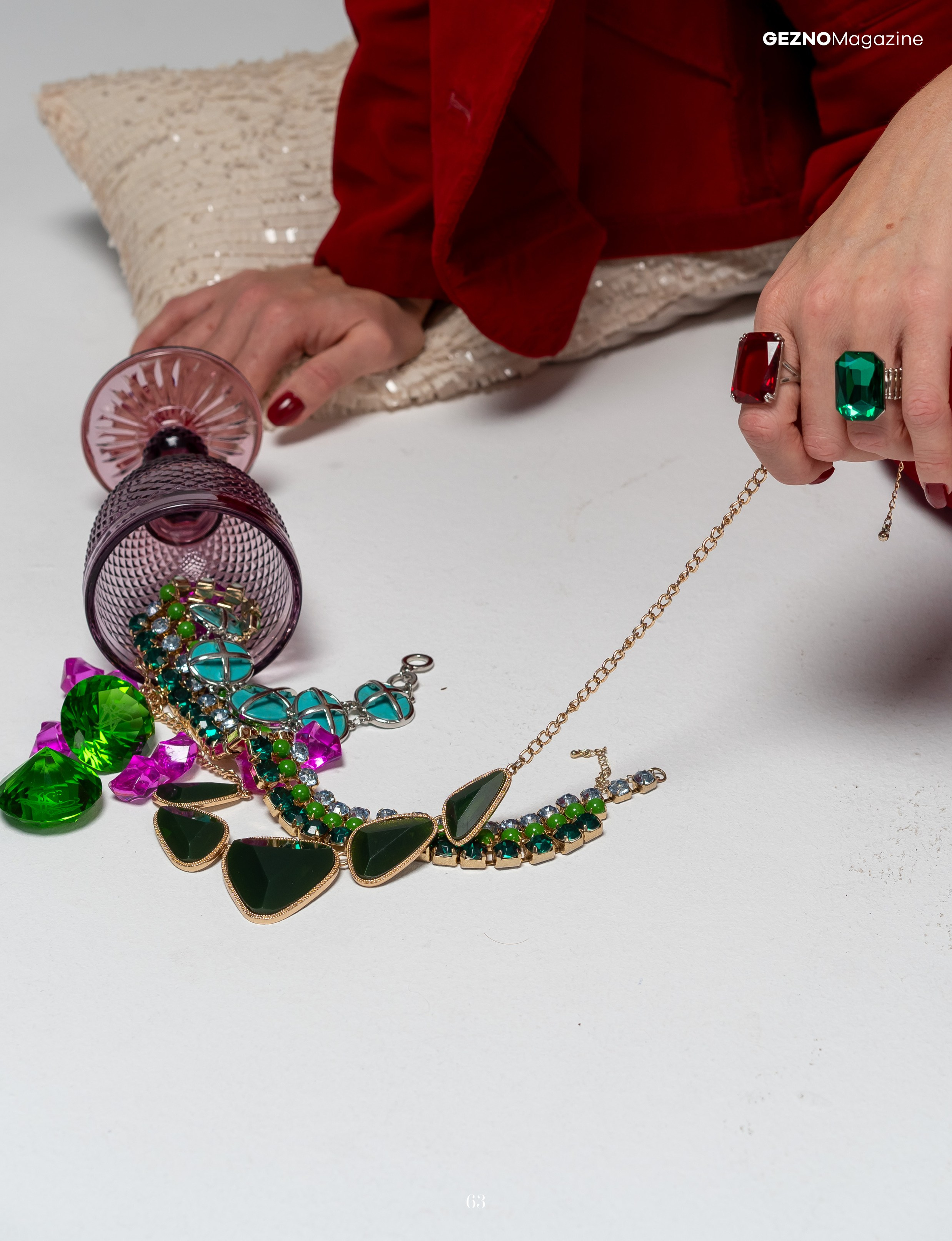 Мои работы опубликованные в зарубежных журналах, элитных и модных. Студийный и портретный фотограф в САНКТ-ПЕТЕРБУРГЕИрина Махаон