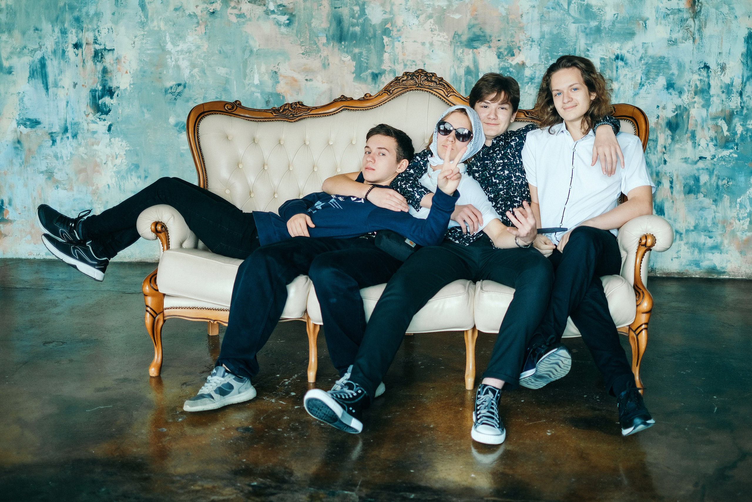 фотосессия для выпускного альбома, выпускной старшеклассников, позирование, идеи для выпускных альбомов