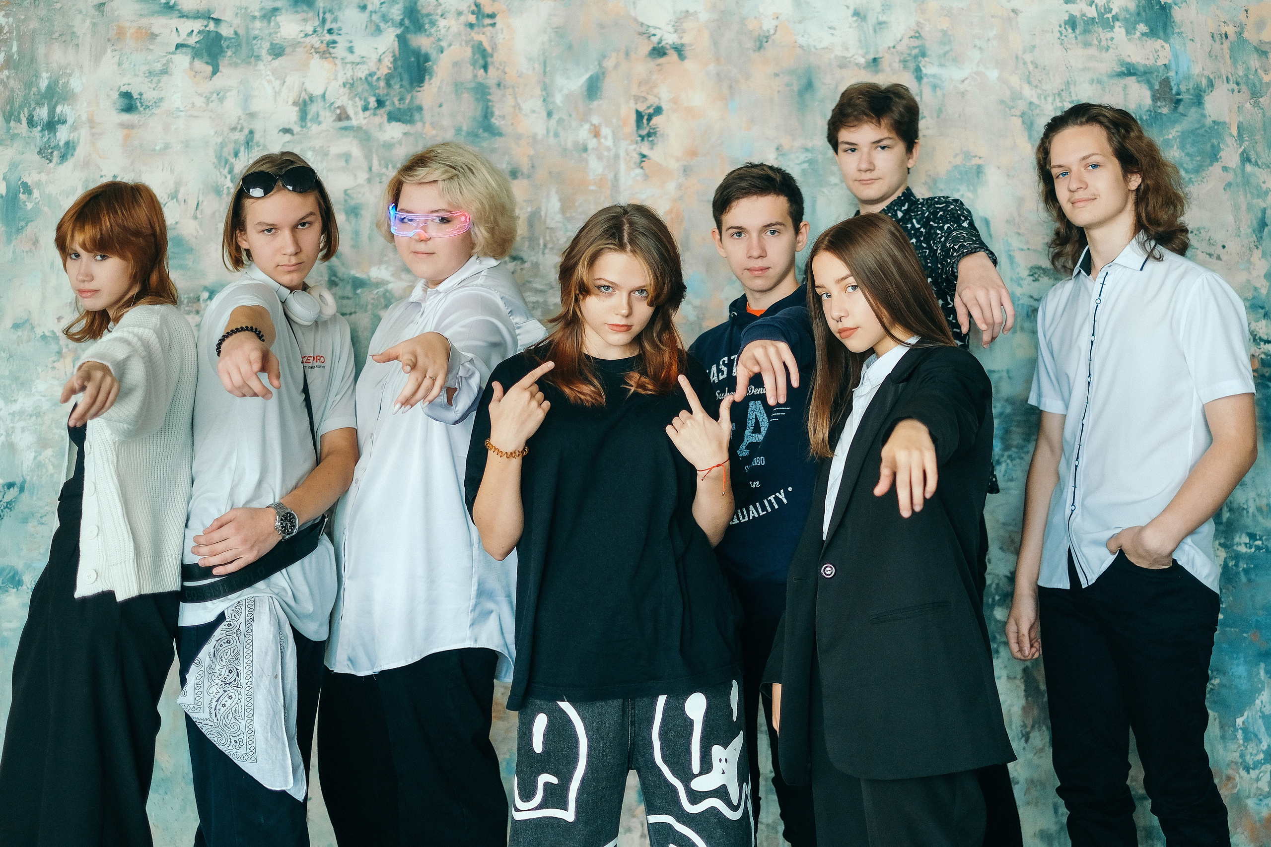 фотосессия для выпускного альбома, выпускной старшеклассников, позирование, идеи для выпускных альбомов