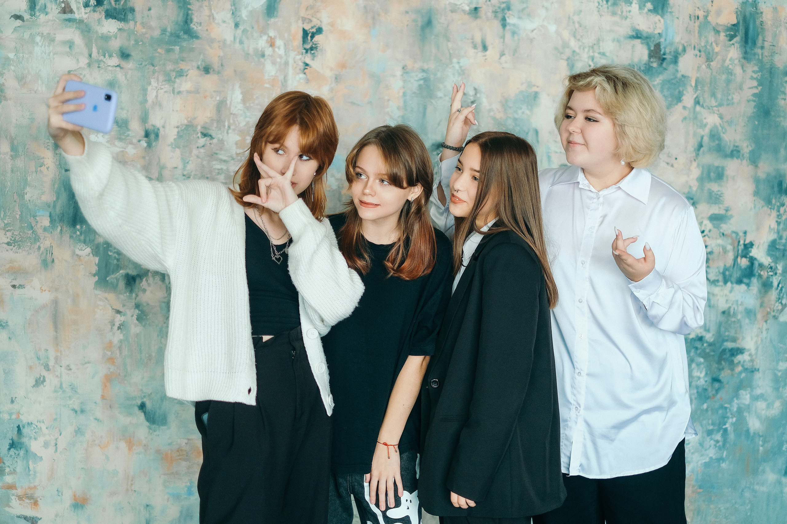 фотосессия для выпускного альбома, выпускной старшеклассников, позирование, идеи для выпускных альбомов