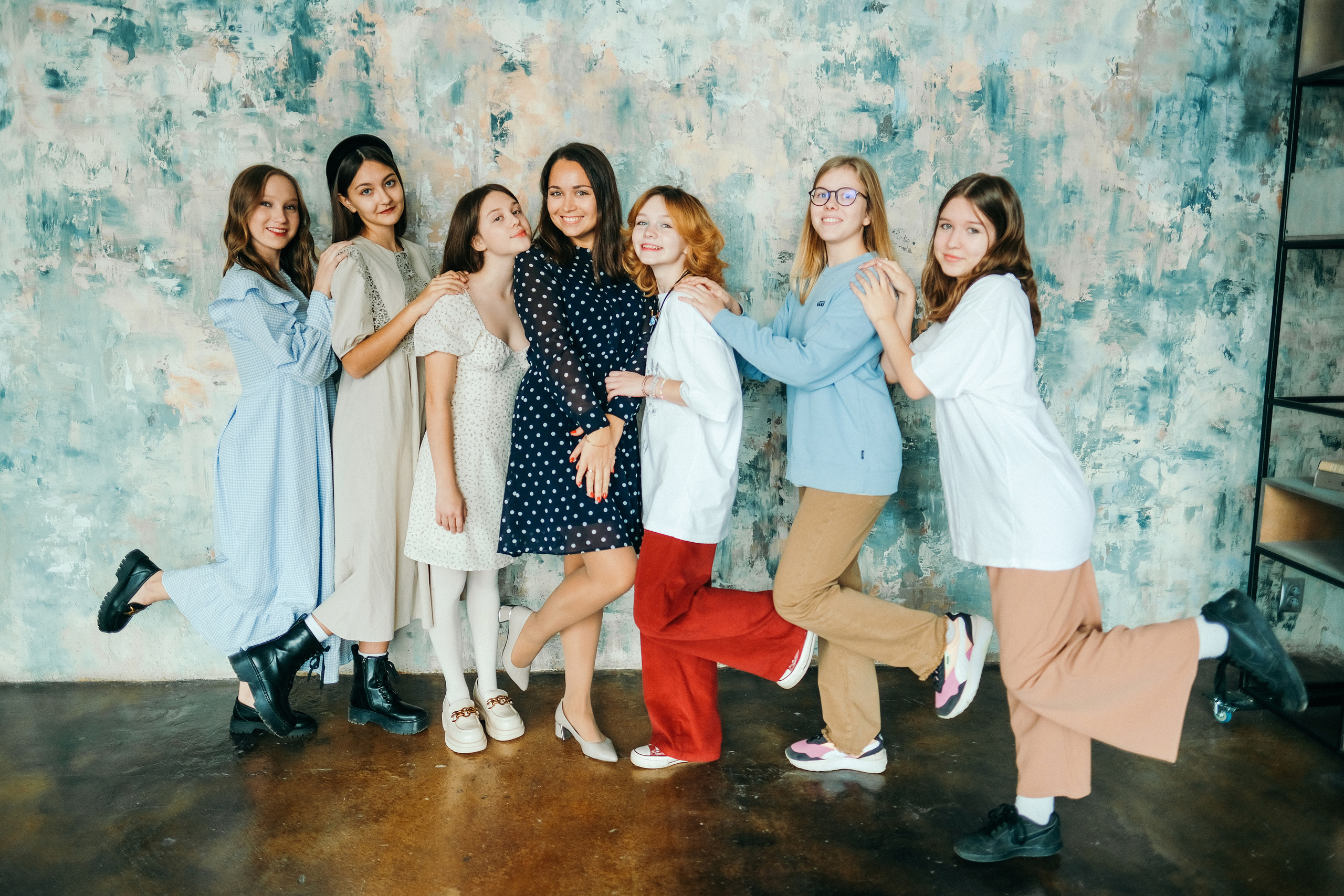 фотосессия для выпускного альбома, выпускной старшеклассников, позирование, идеи для выпускных альбомов