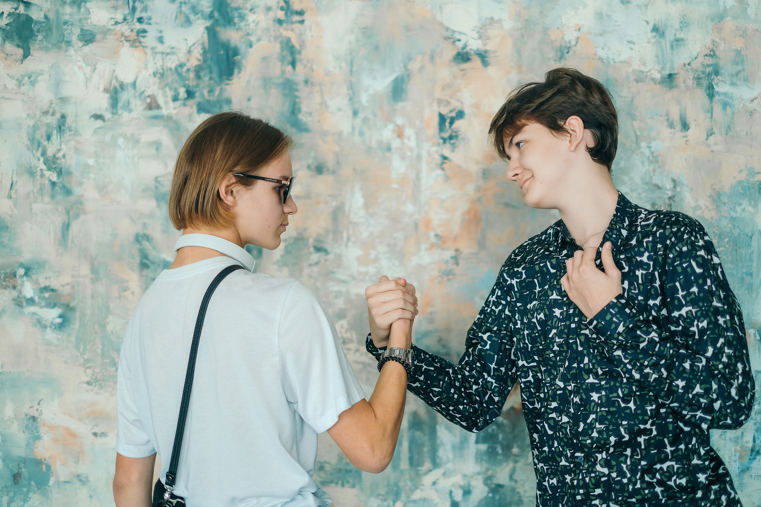 фотосессия для выпускного альбома, выпускной старшеклассников, позирование, идеи для выпускных альбомов