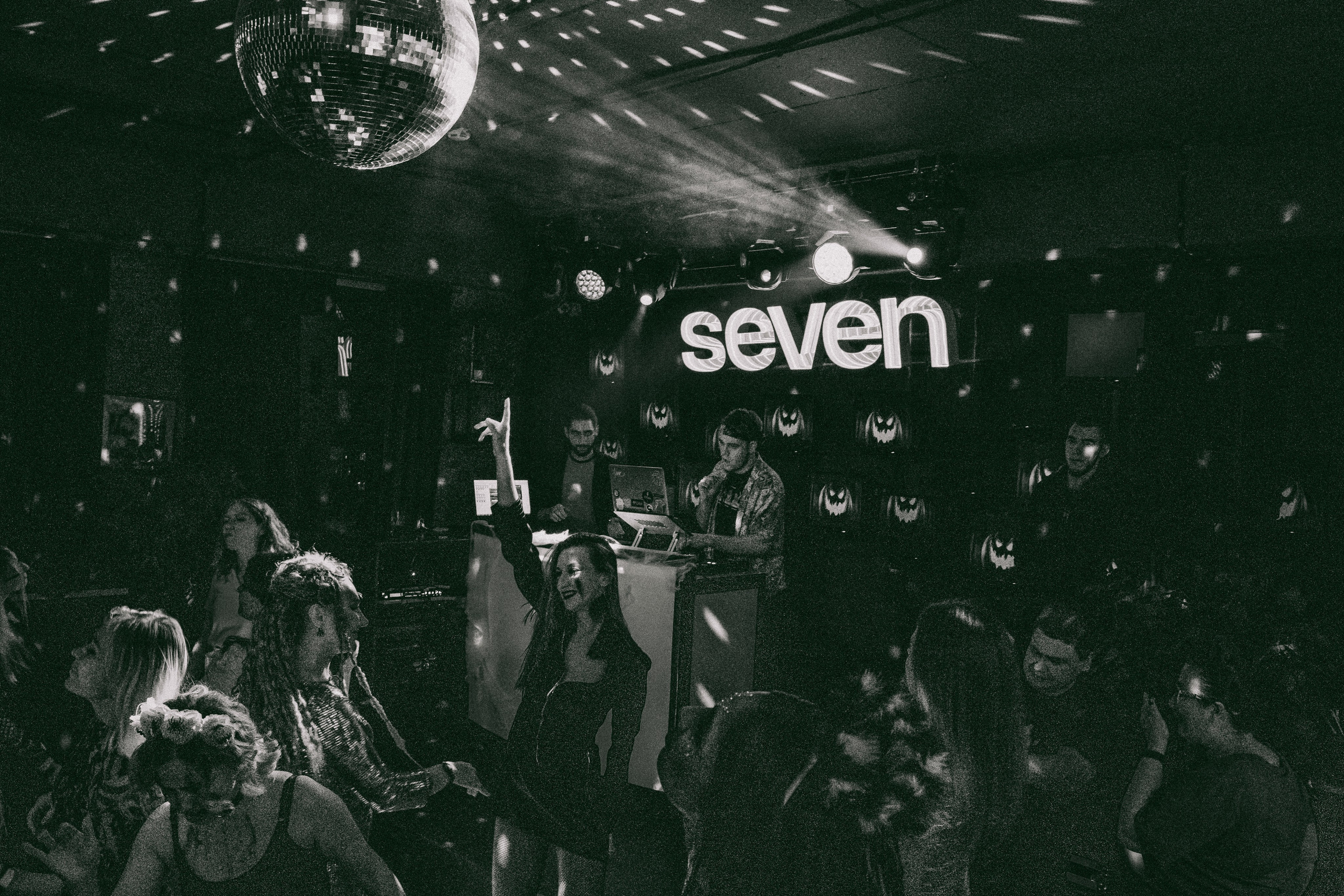 SEVEN bar — Хэллоуин 02.11.24