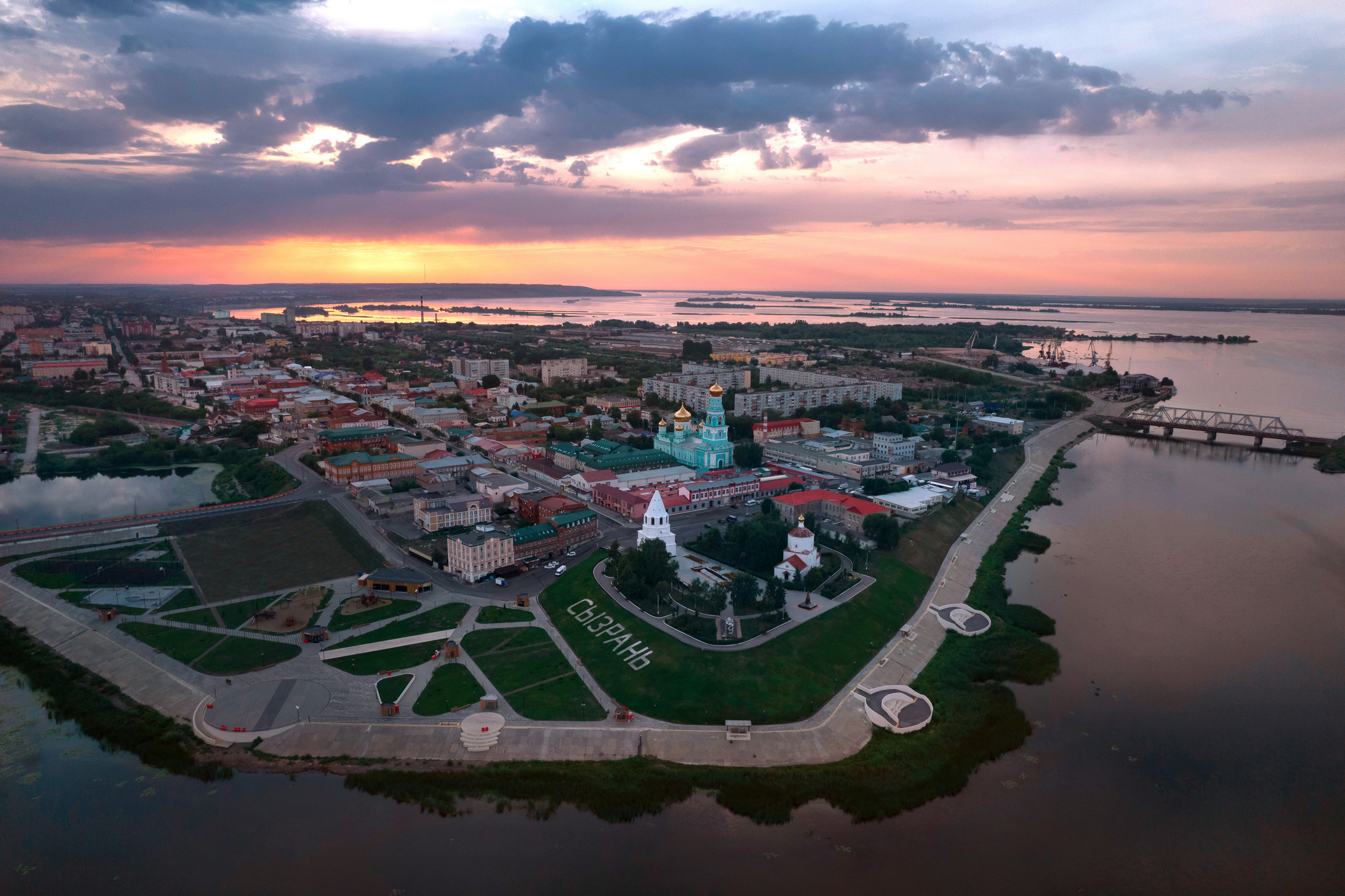 Природа, городские пейзажи. Свадебный, семейный и школьный фотограф в Сызрани Максим Баталов