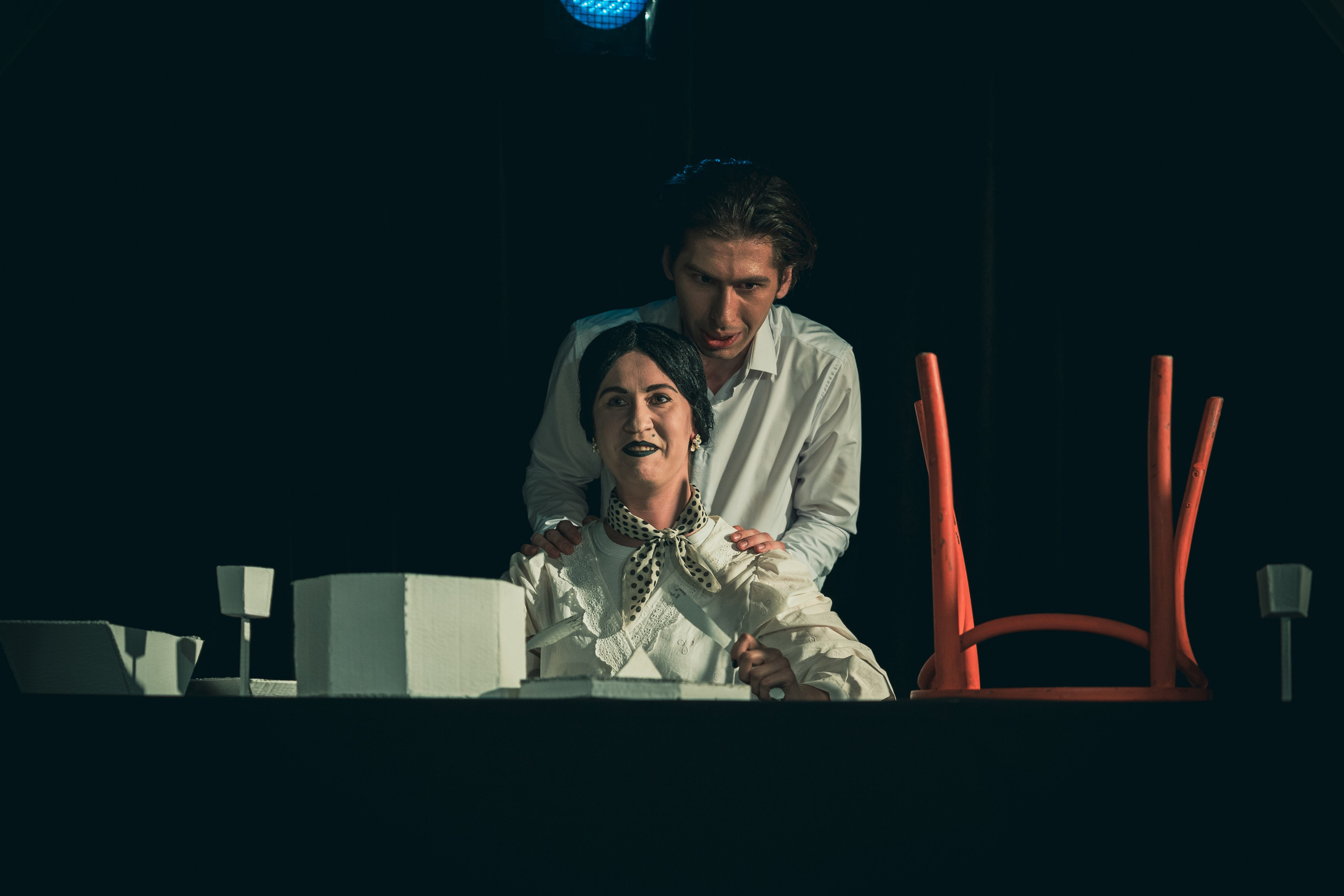 Стеклянный зверинец. Фотограф и оператор в Москве Елизавета Коргалидзе