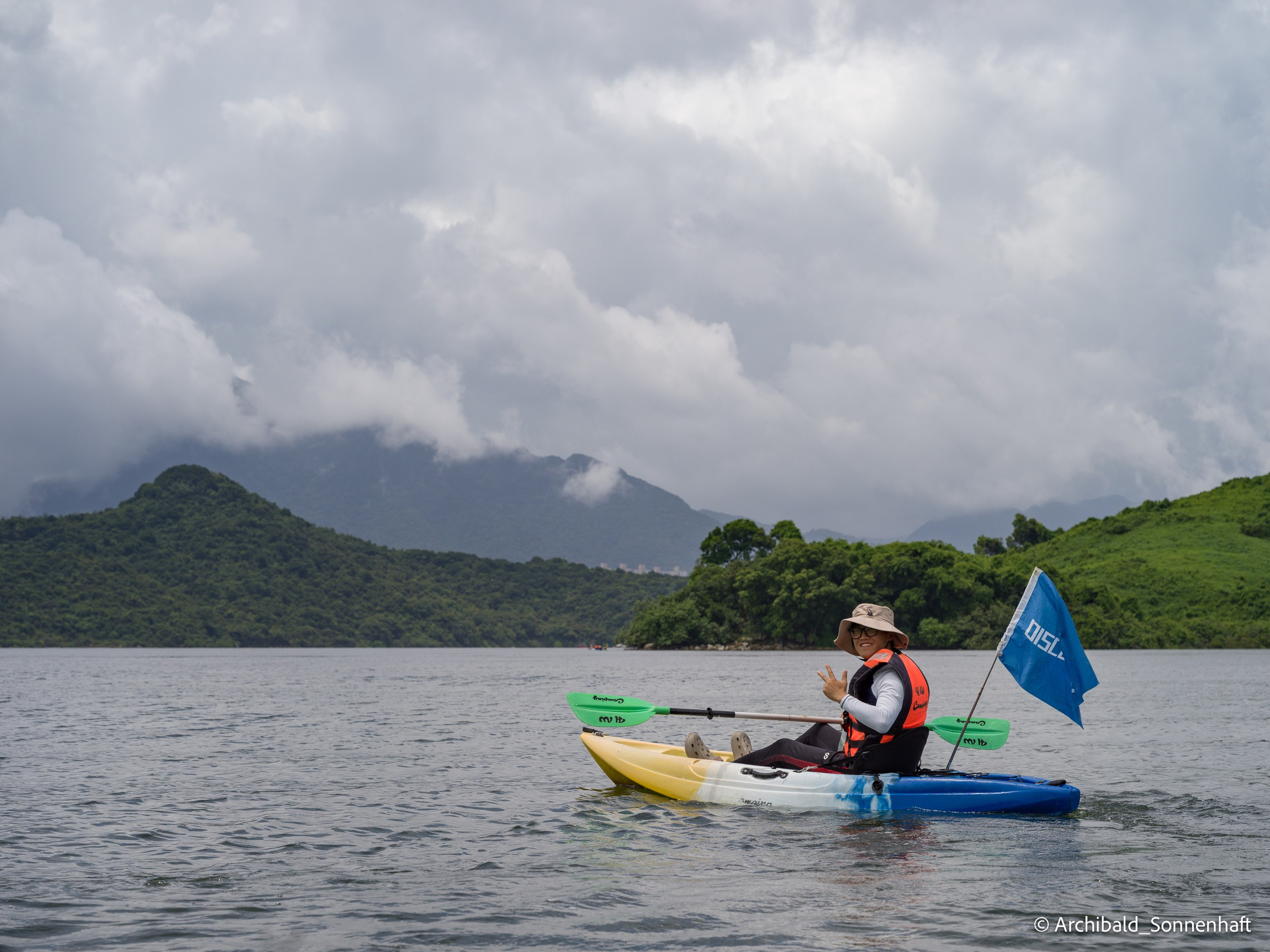 Kayaking. Photographer in Guangzhou, China. Archibald Sonnenhaft