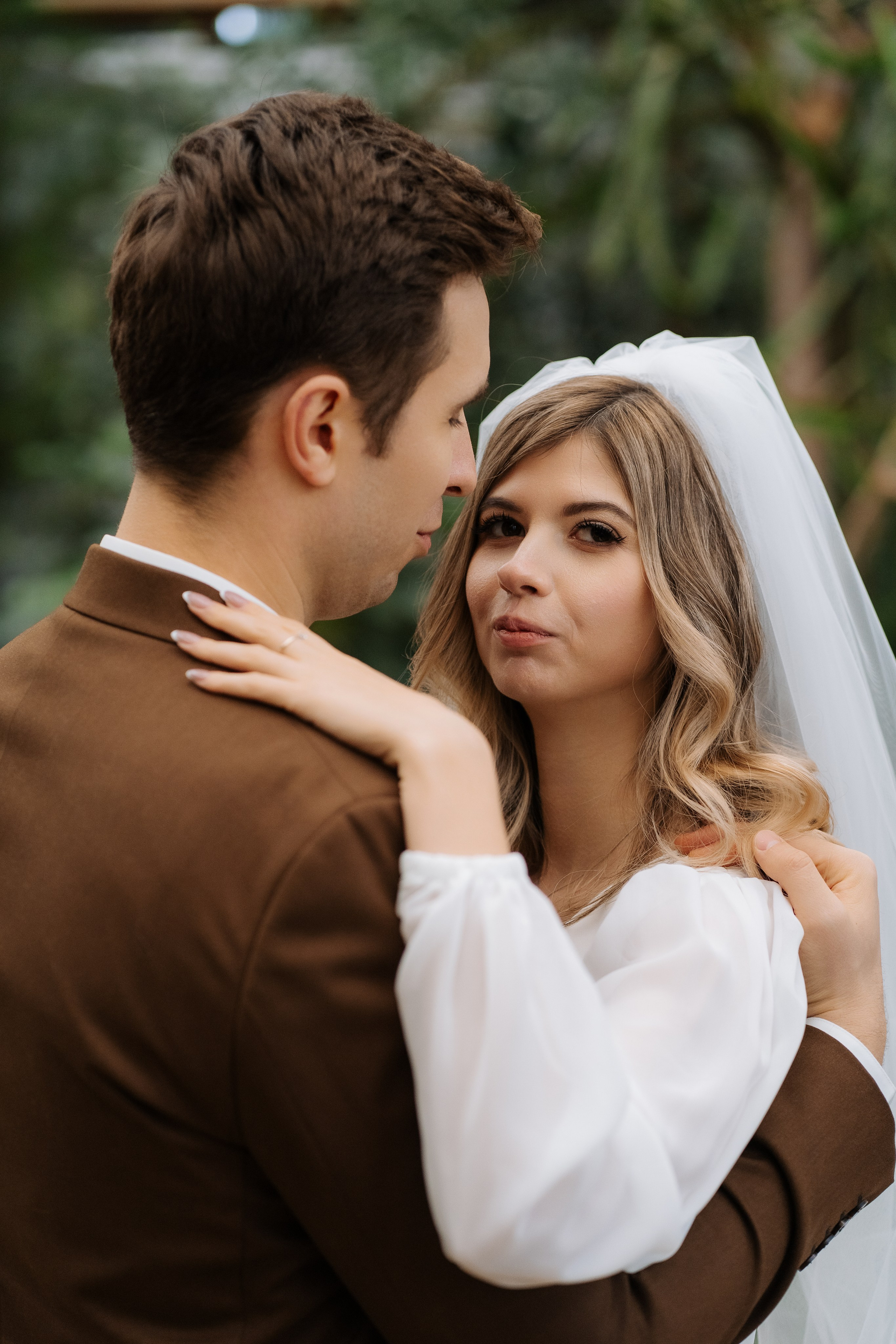 Свадебная фотосессия в оранжерее, Москва. Свадебный фотограф в Москве Анна Полушина
