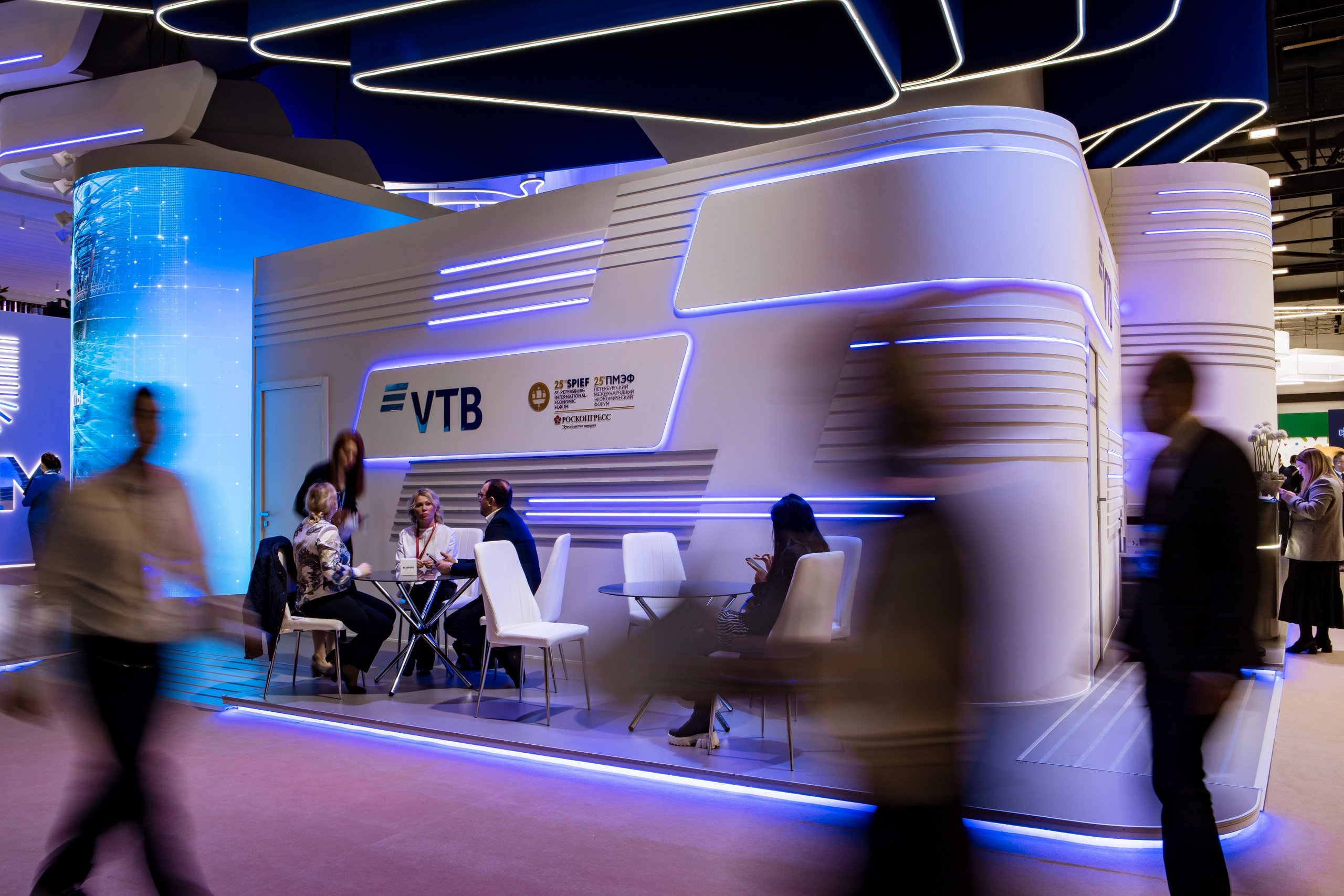 Фотограф на ПМЭФ, Эскпофорум