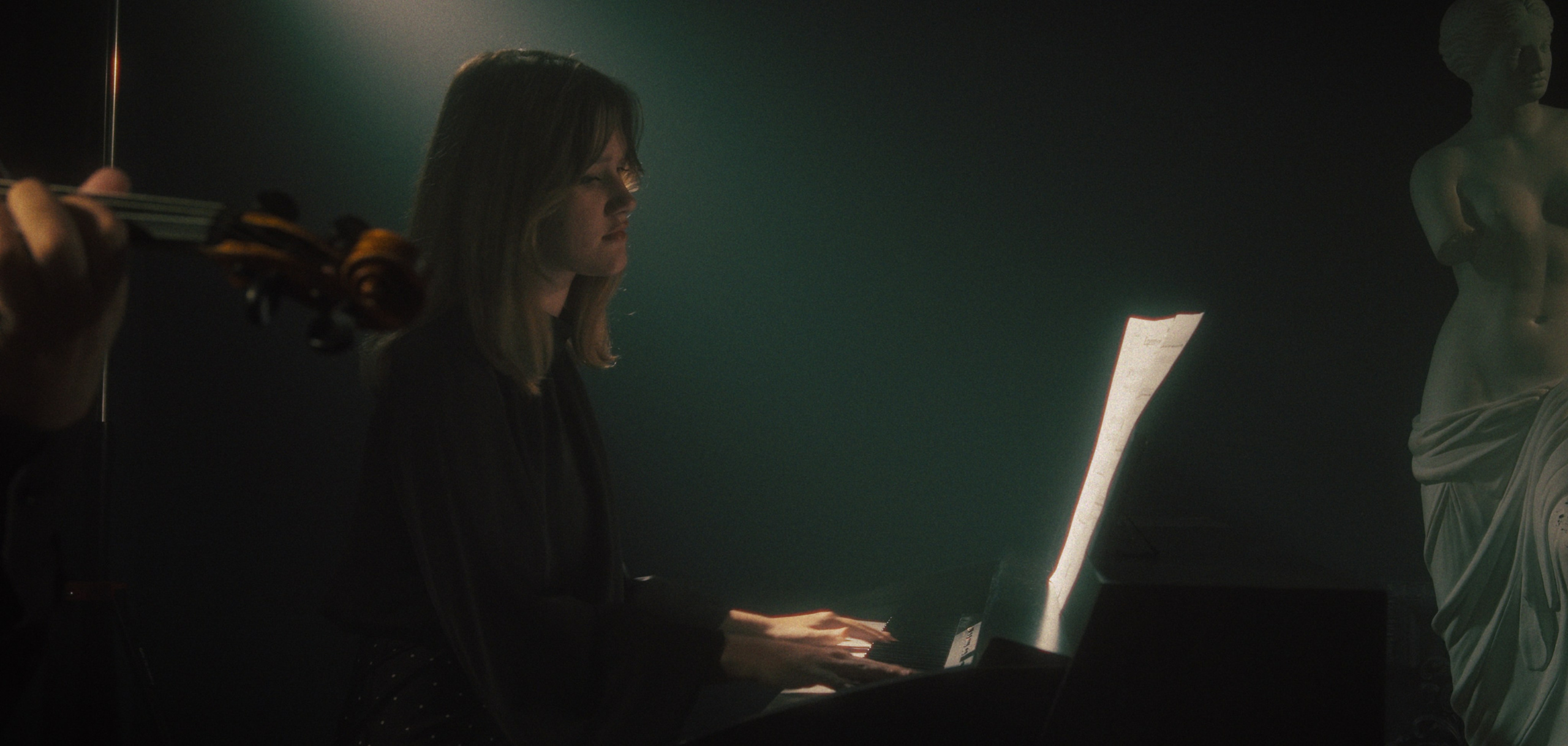 Electric Orchestra (music video). Цветокоррекция видео онлайн Иван Сержанов