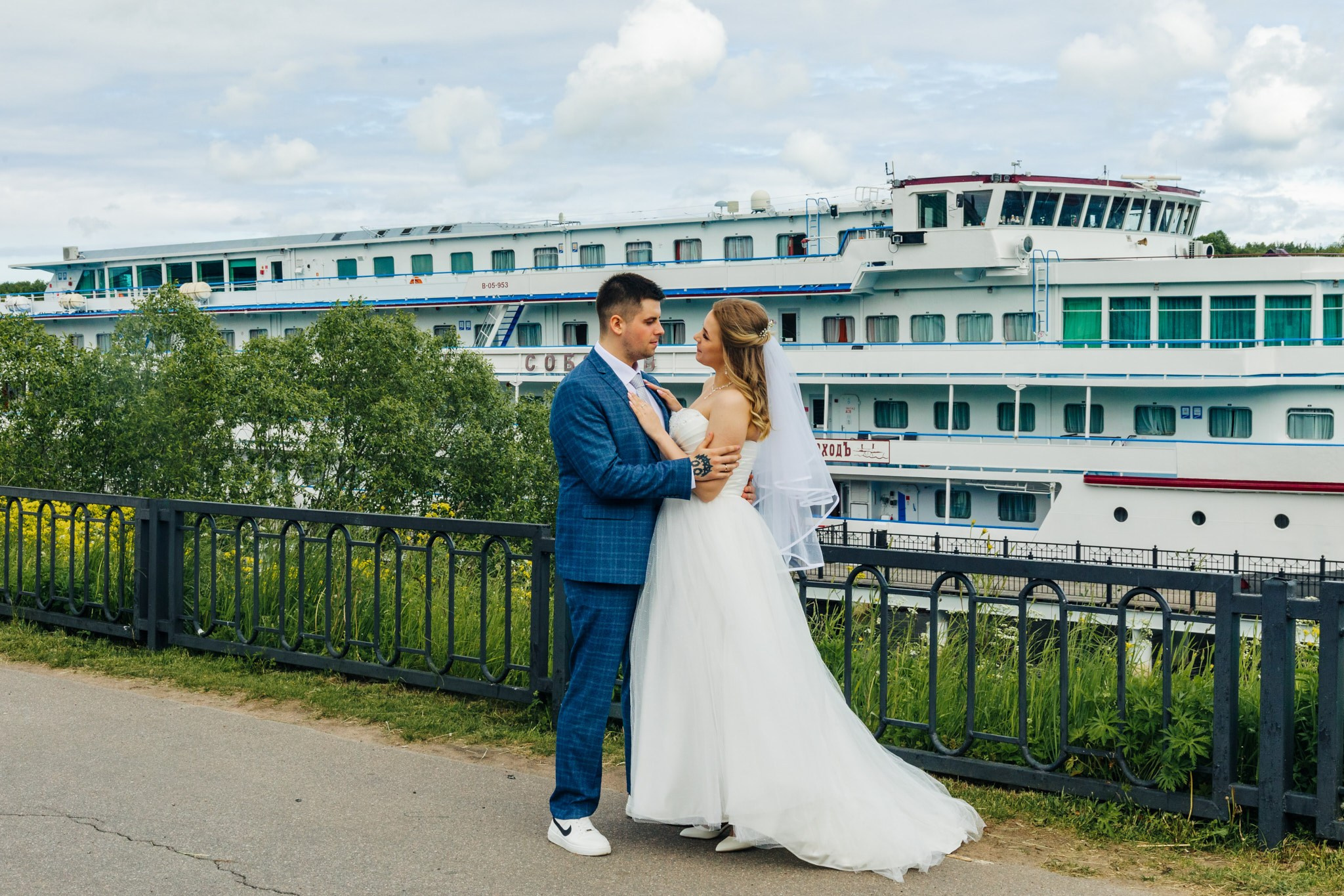 Лилия и Влад прогулка и банкет. Свадебный и семейный фотограф в г. Волхов Алексей Кочерыжкин