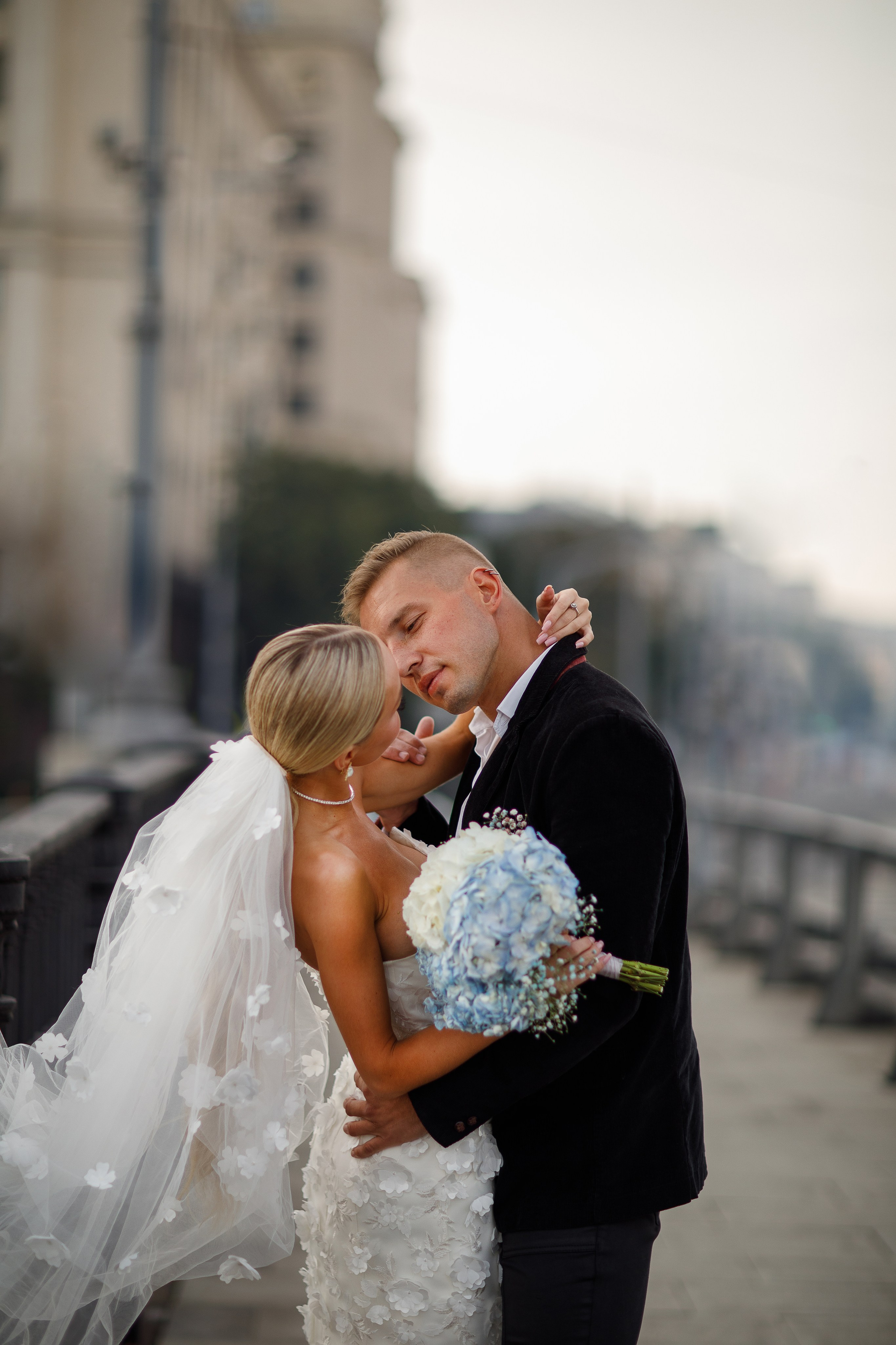 На мопеде Даша и Леша. Марковкина КрисТина