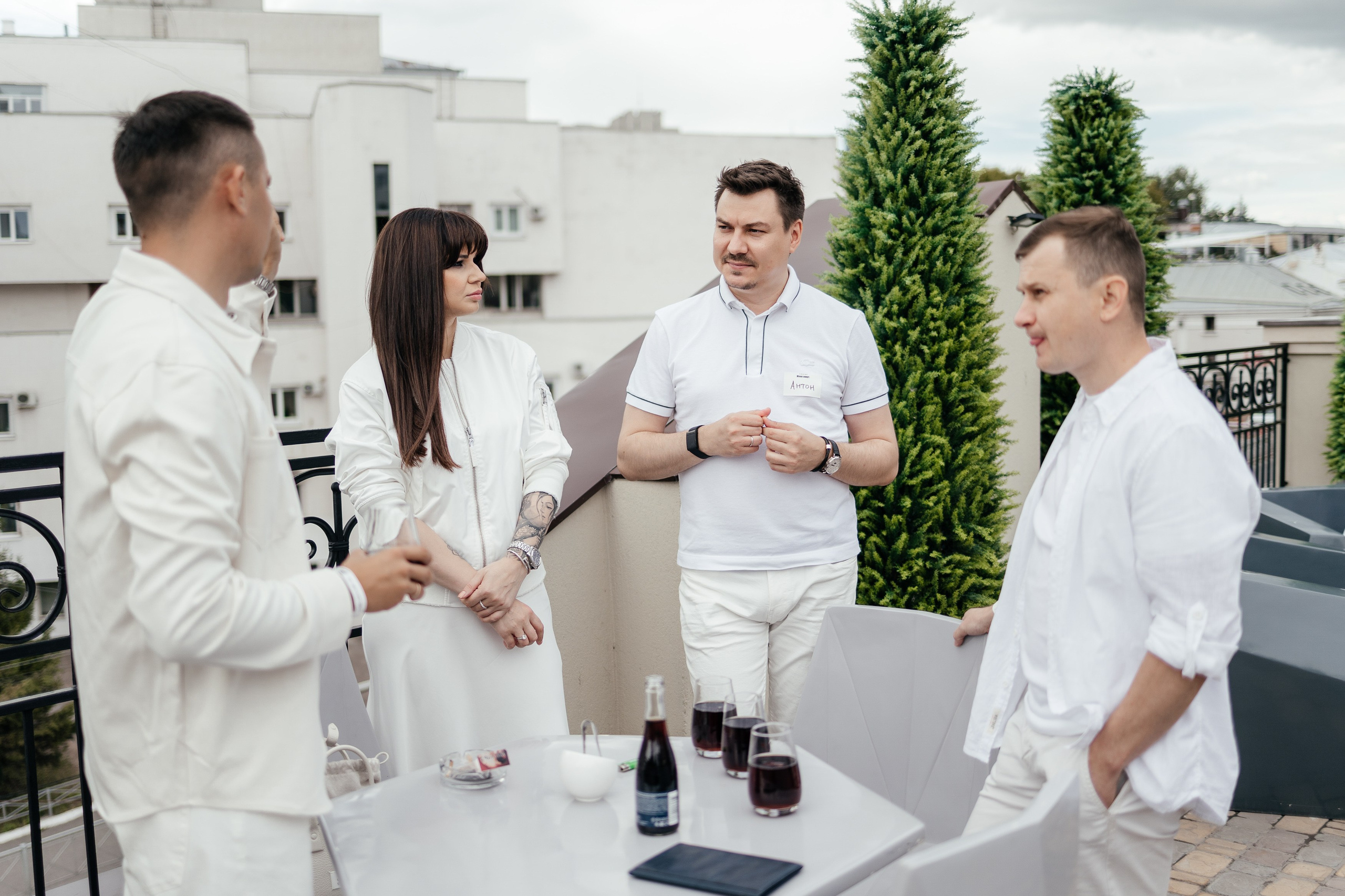 СЭНСЭЙ — бизнес клуб. Портретный и репортажный фотограф в Казани Максим Сипачев