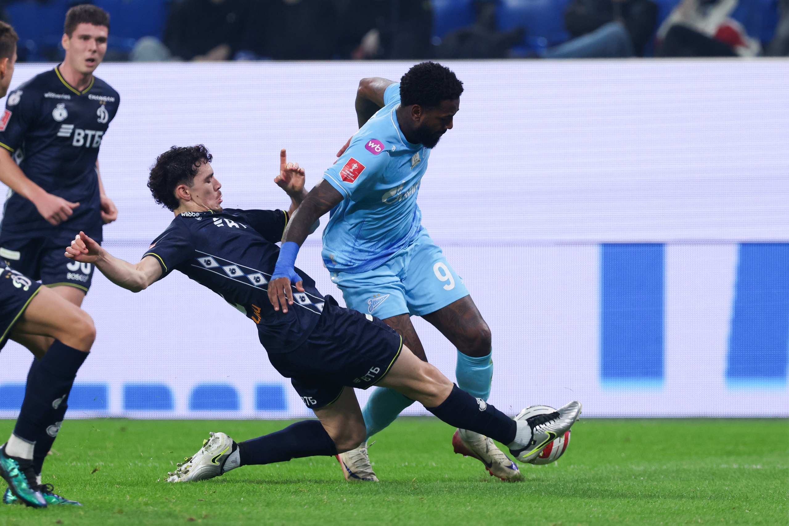 ФК «Зенит — ФК «Динамо» Москва 05.11.2025. Спортивный и репортажный фотограф Антон Тереханов