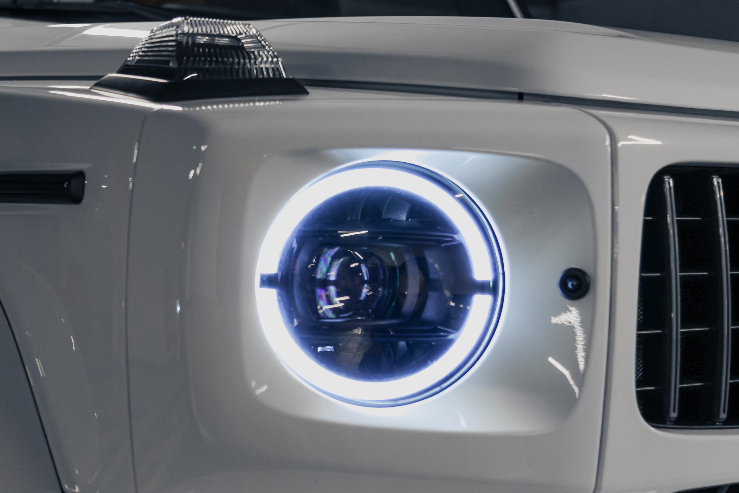 2022 MERCEDES BENZ G63 AMG $235,000 / 16,414 KM ODOMETER. Mixturecaptures