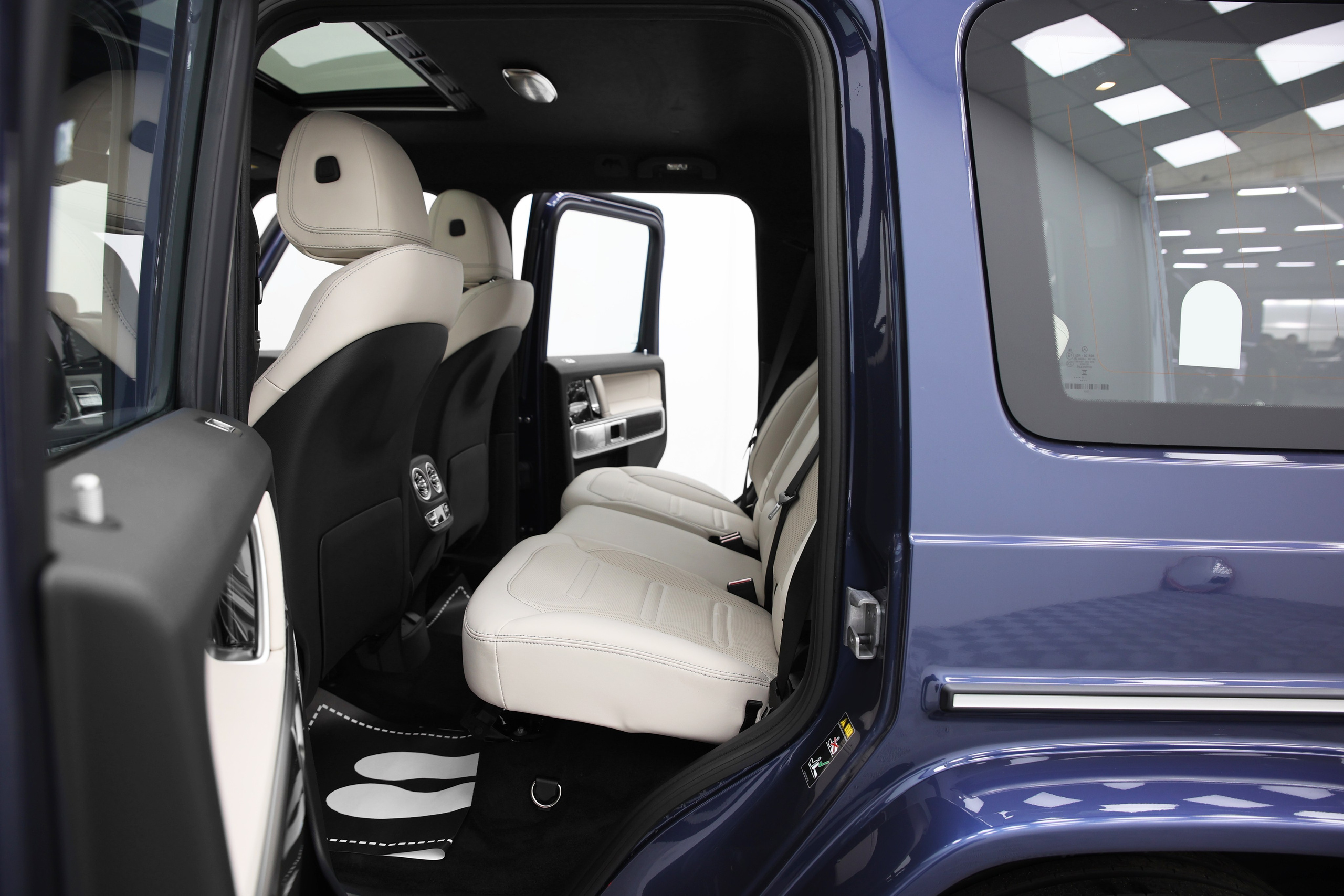 2019 MERCEDES BENZ G450d AMG. Mixturecaptures