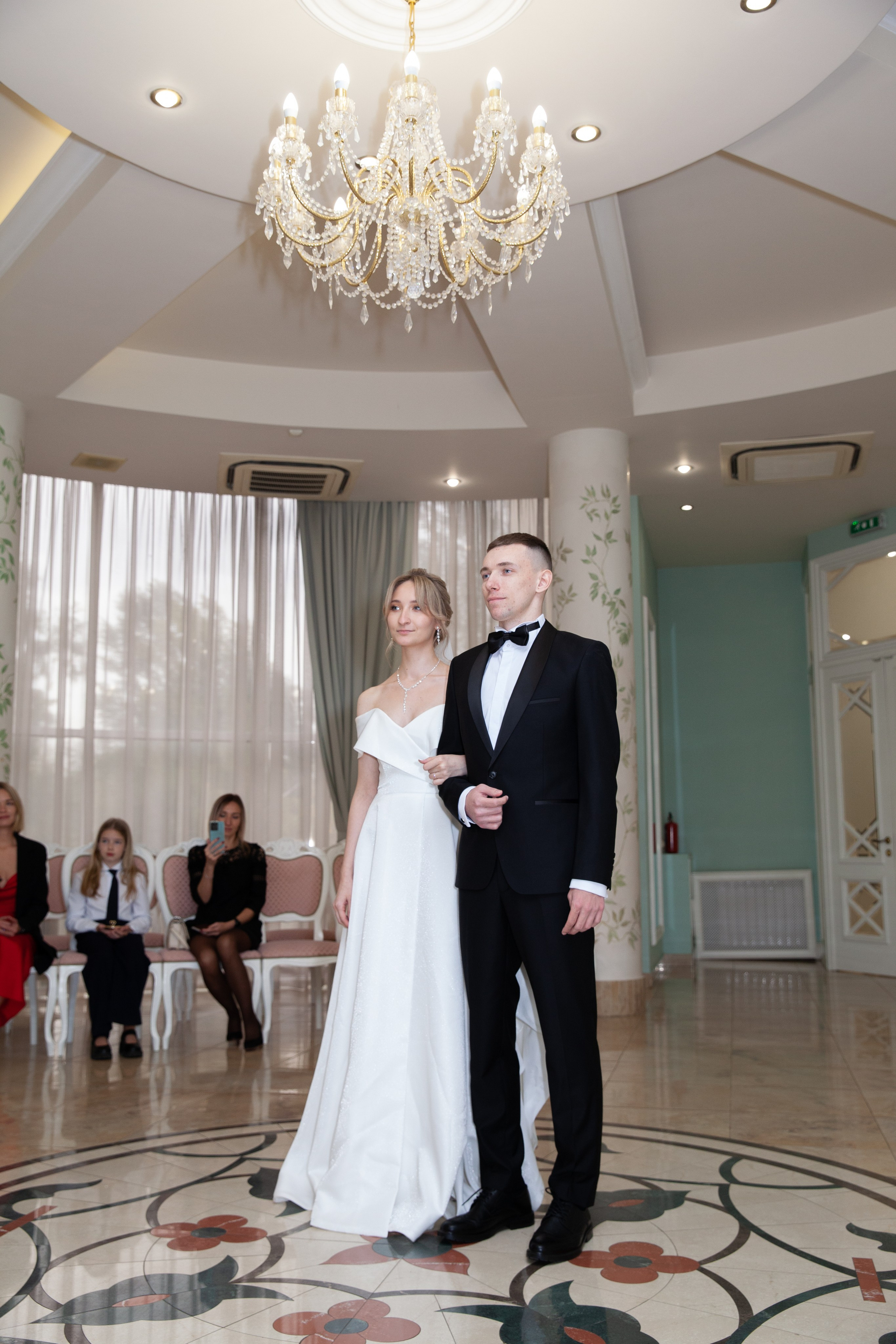 Свадебная фотосессия в отеле Ареал. Фотограф в Железнодорожном и Балашихе