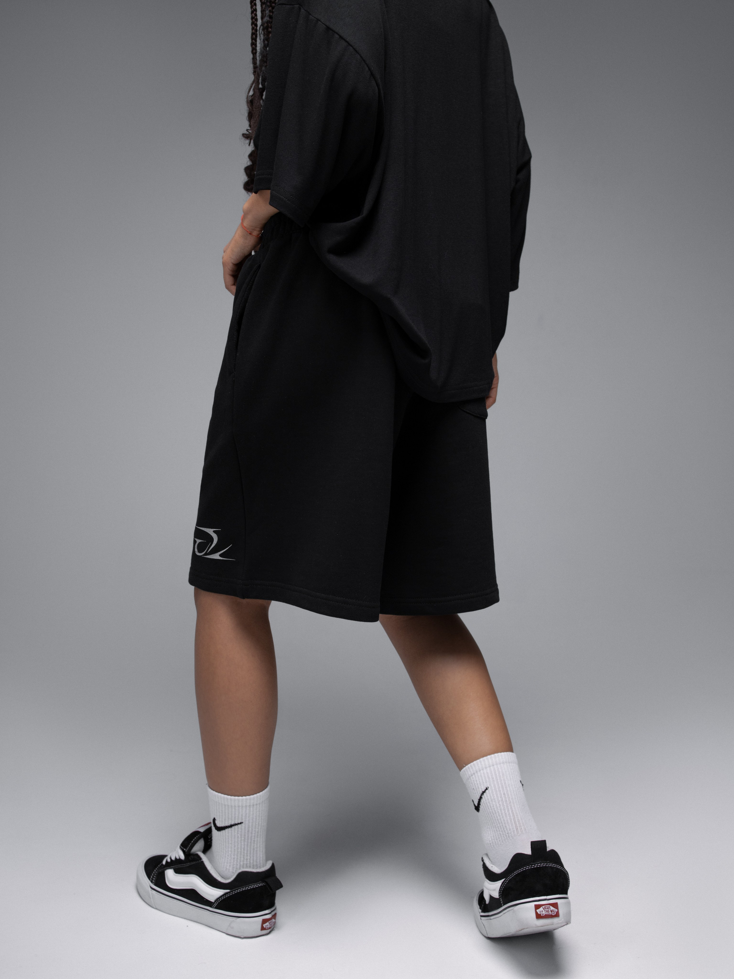 КАТАЛОГ | серый фон. RUNA production — стильные съемки для брендов