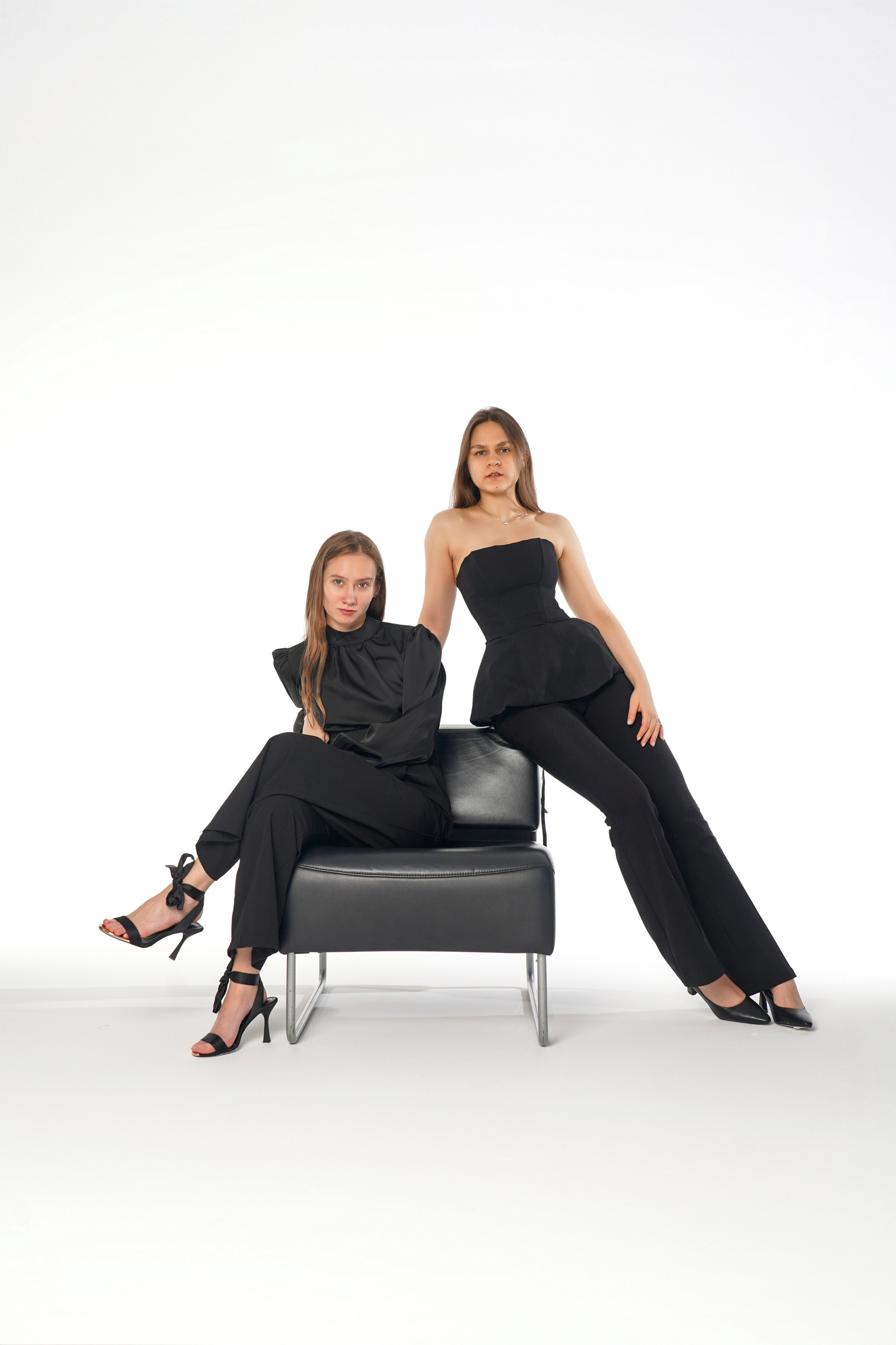 Лиза и Полина, фото на циклораме. Анна, фотограф Москва, Зеленоград