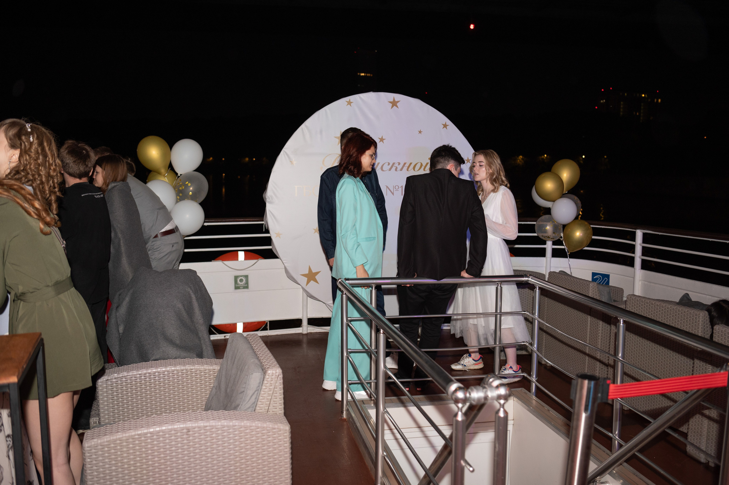 Выпускной вечер 11 класс на теплоходе. Детский и семейный фотограф г. Москва Оксана Катаджи