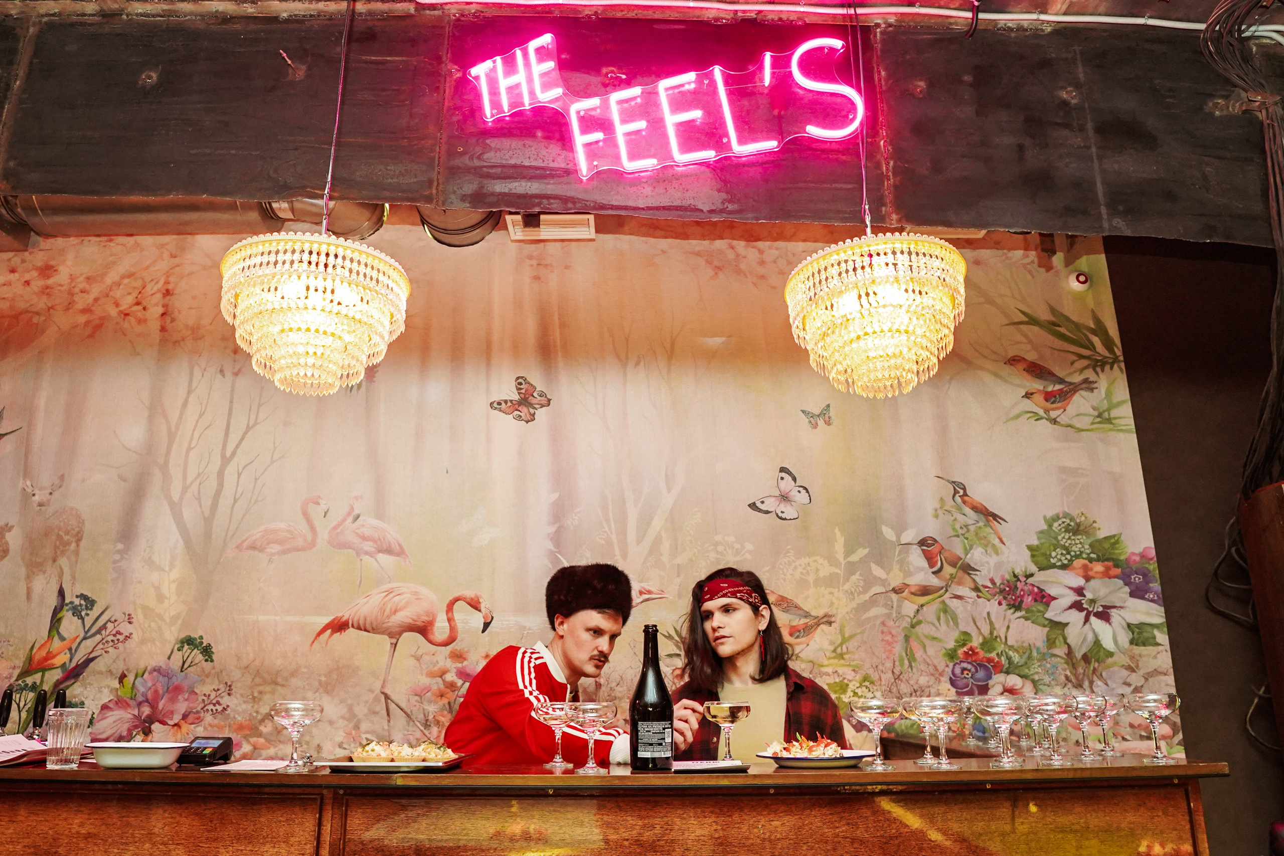 Бильярдная. ОЧЕНЬ ПЛОХОЙ ФОТОГРАФ