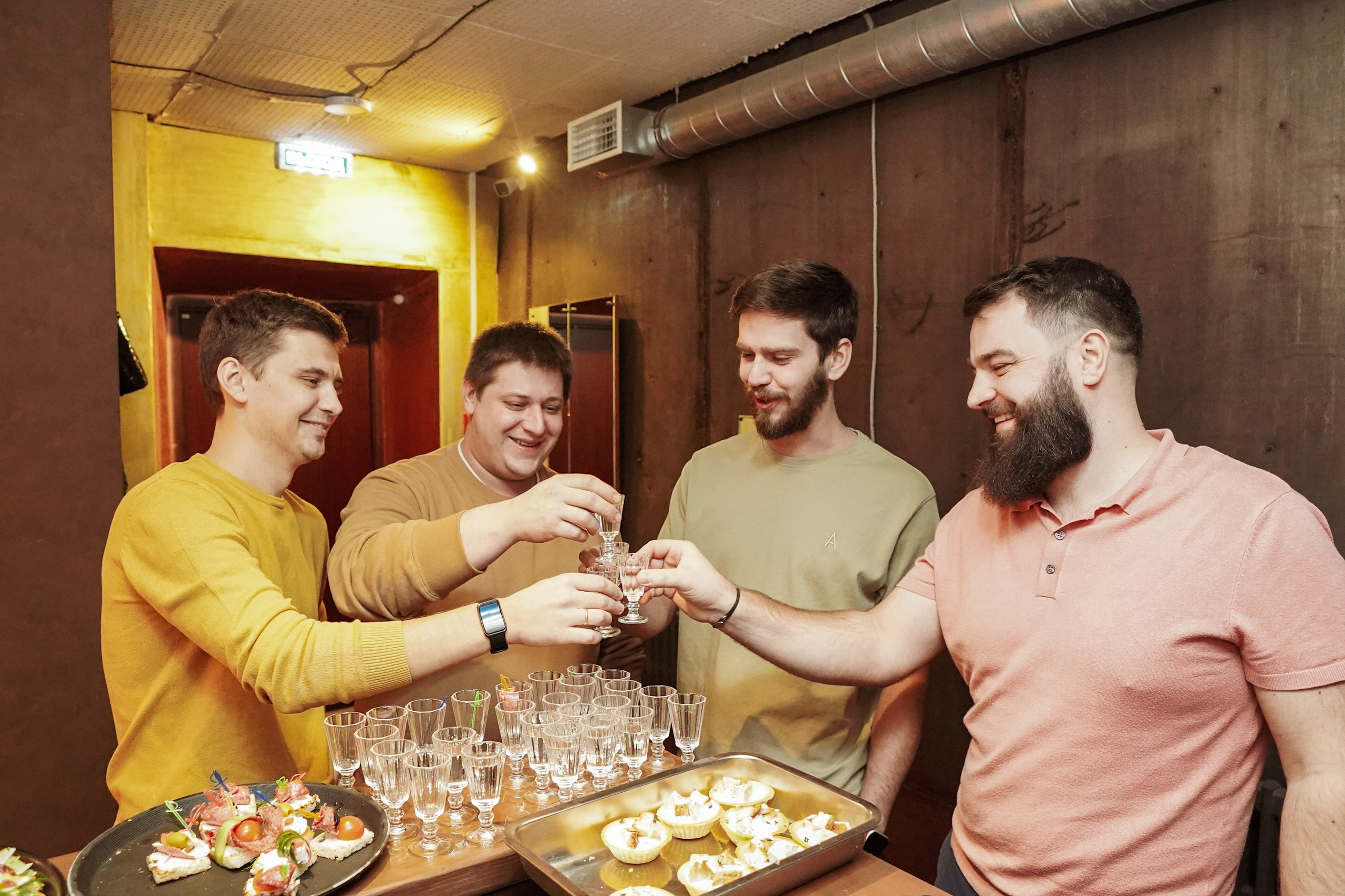 Бильярдная. ОЧЕНЬ ПЛОХОЙ ФОТОГРАФ