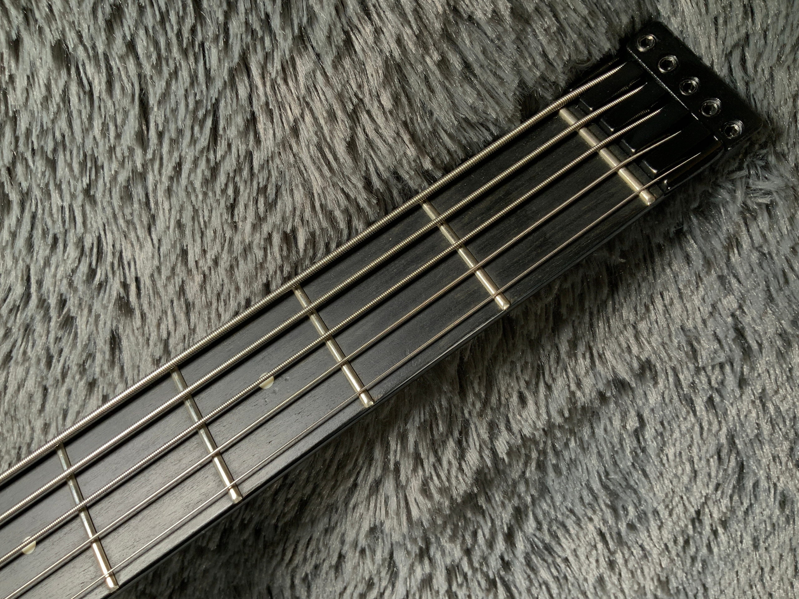 Headless Travel Bass Spirit by Steinberger XT-25 5 Strings. Гитары