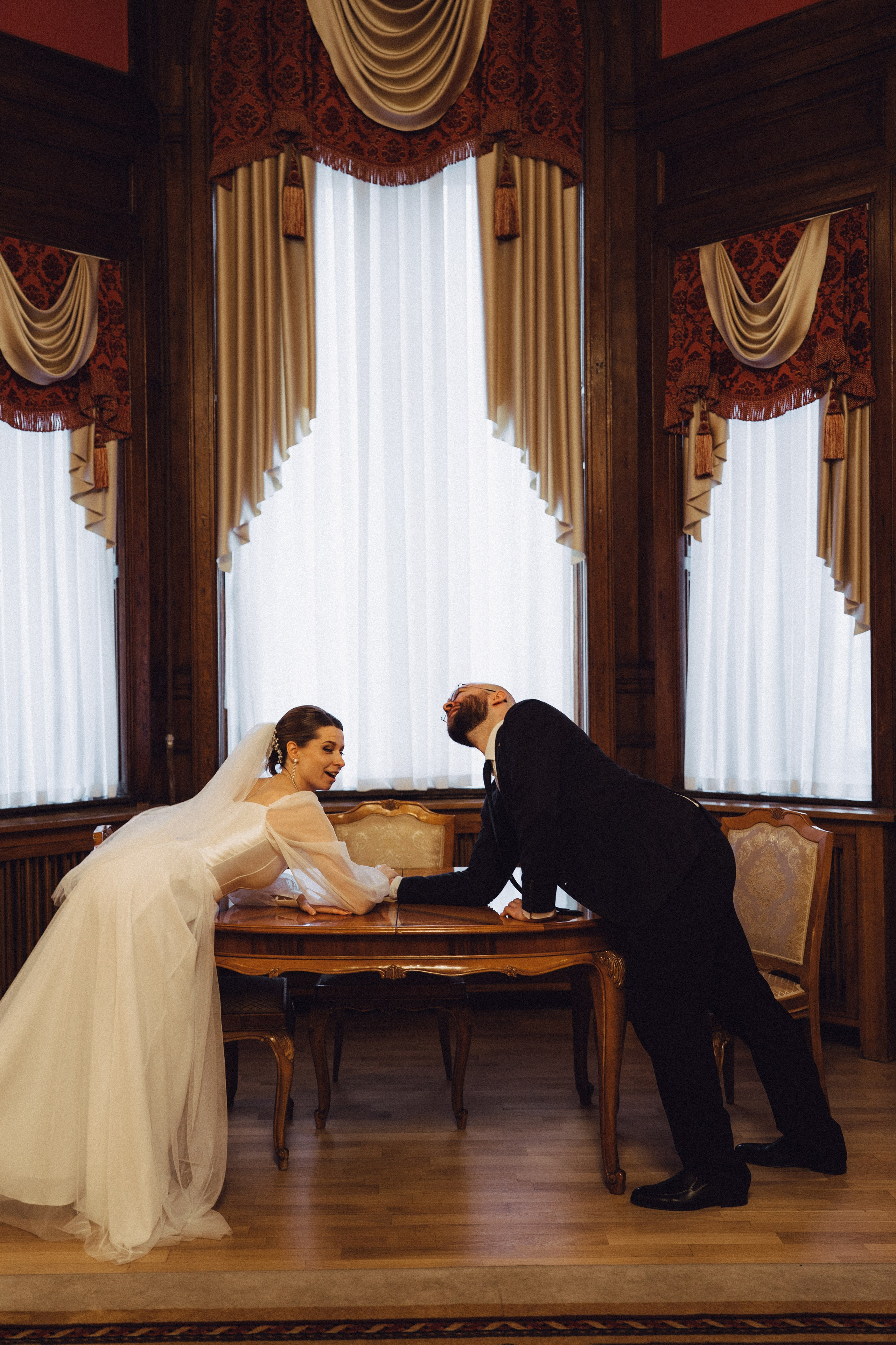 СВАДЕБНАЯ СЬЕМКА ВО ВТОРОМ ДВОРЦЕ (ДЕКАБРЬ) ТАКЖЕ СЬЕМКА В СТУДИИ НА ЧЕРНЫШЕВСКОЙ. Профессиональный фотограф, Санкт-Петербург — Виктория Богомолова