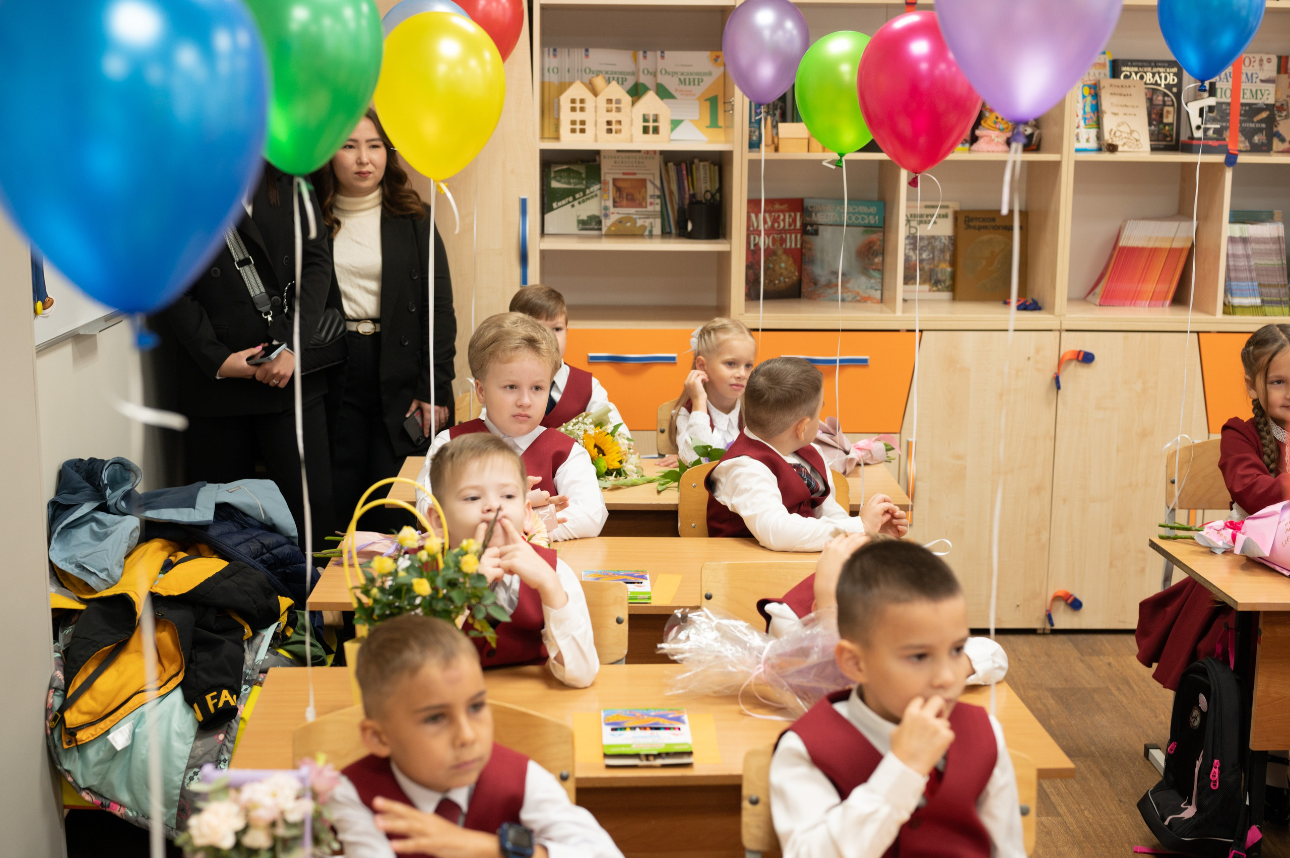 1 сентября 1 К 16 гимназия репортаж, линейка +в классе. Фотограф новорожденных, семейный детский в Тюмени Татьяна Морозова