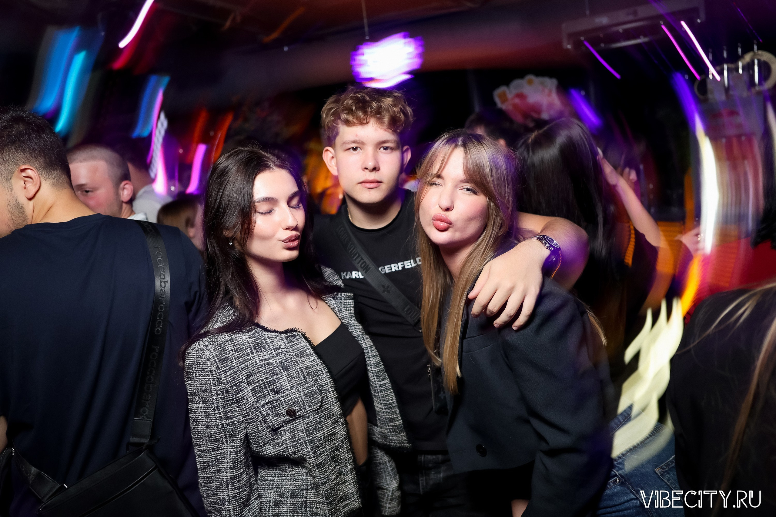 DOUBLE U. VIBECITY.RU Вайб Сити Ру Фоторепортажи Фотоотчеты Калининград