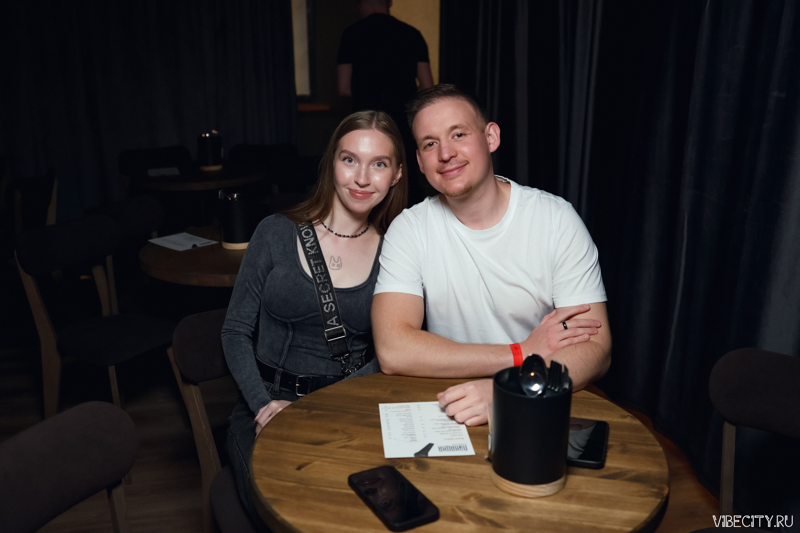 Стендап клуб Локация. VIBECITY.RU Вайб Сити Ру Фоторепортажи Фотоотчеты Калининград