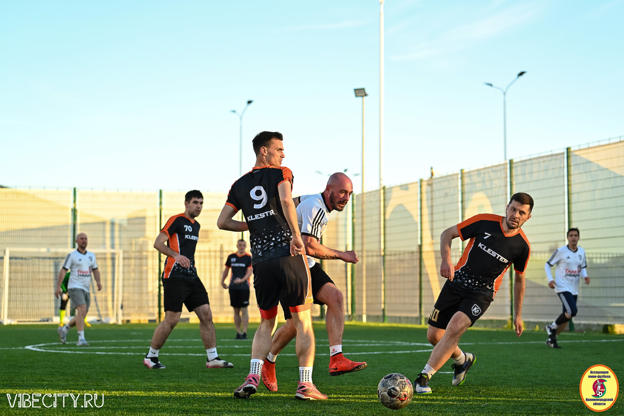 ИГРЫ МИНИ-ФУТБОЛЬНОЙ И КОРПОРАТИВНОЙ ЛИГИ. VIBECITY.RU Вайб Сити Ру Фоторепортажи Фотоотчеты Калининград