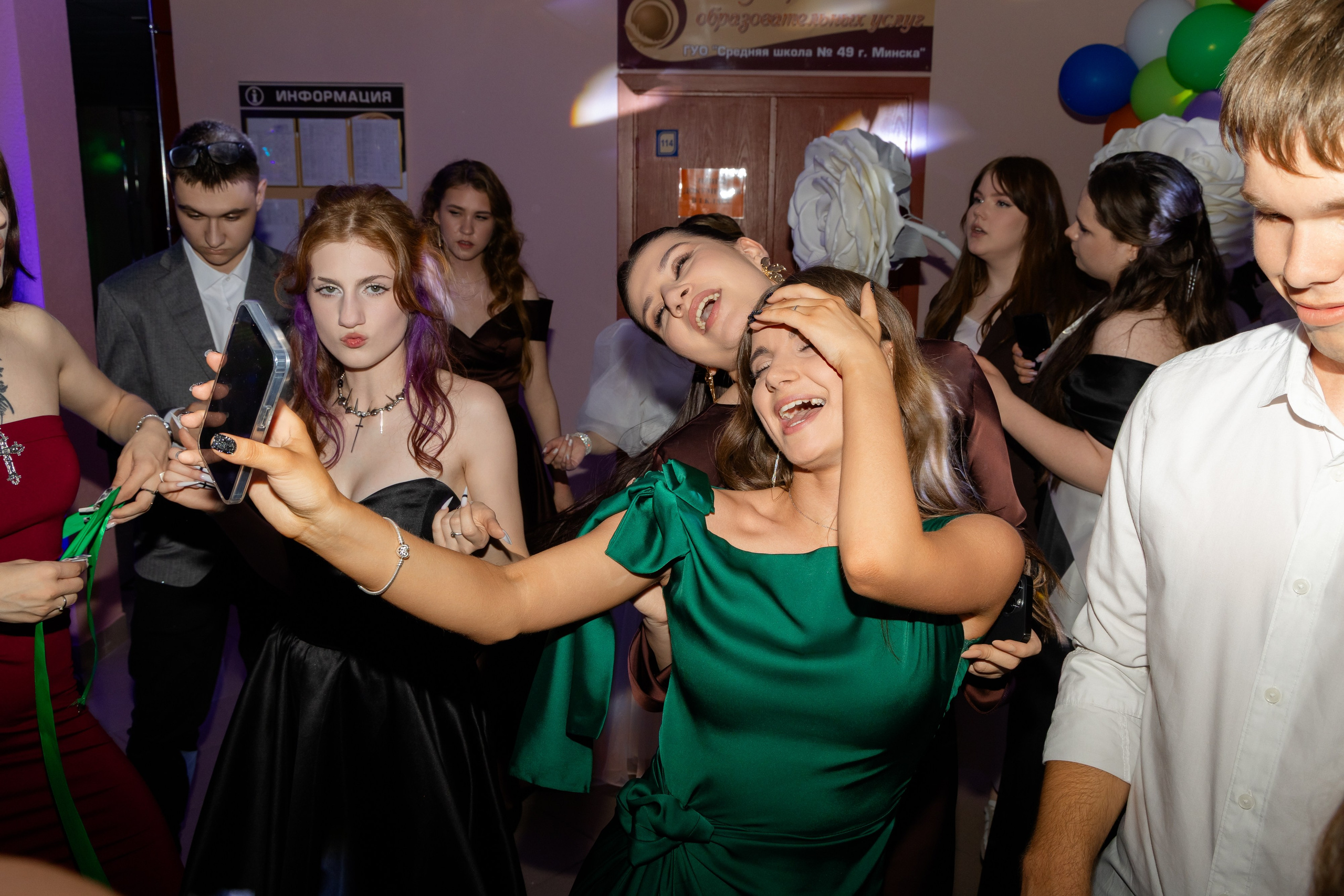 Школьный выпускной 2025 год в Минске, Беларуси. Свадебный фотограф в Минске/Беларуси Сергей Спиридонов