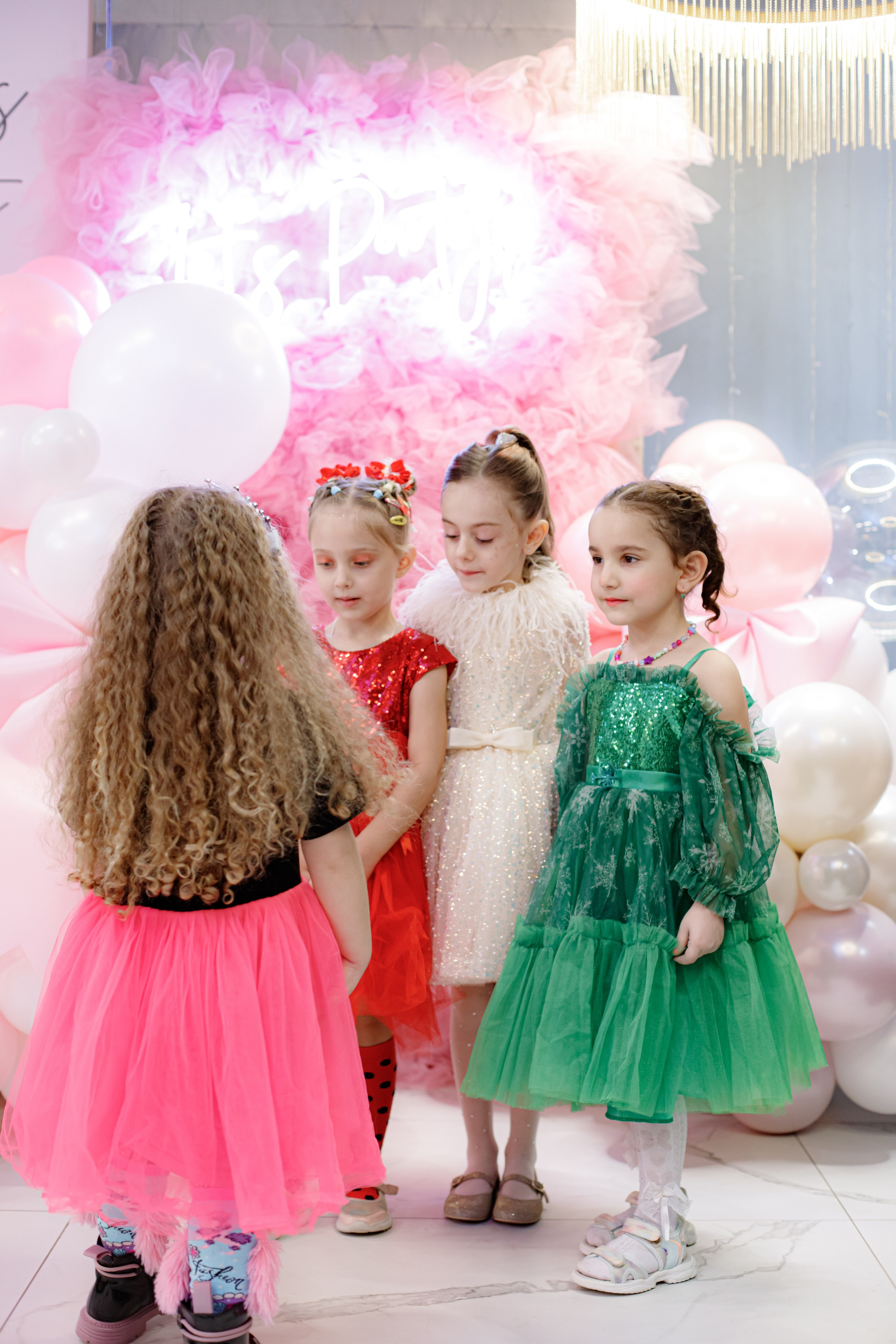 ASIA'S BIRTHDAY PARTY. Photokarish