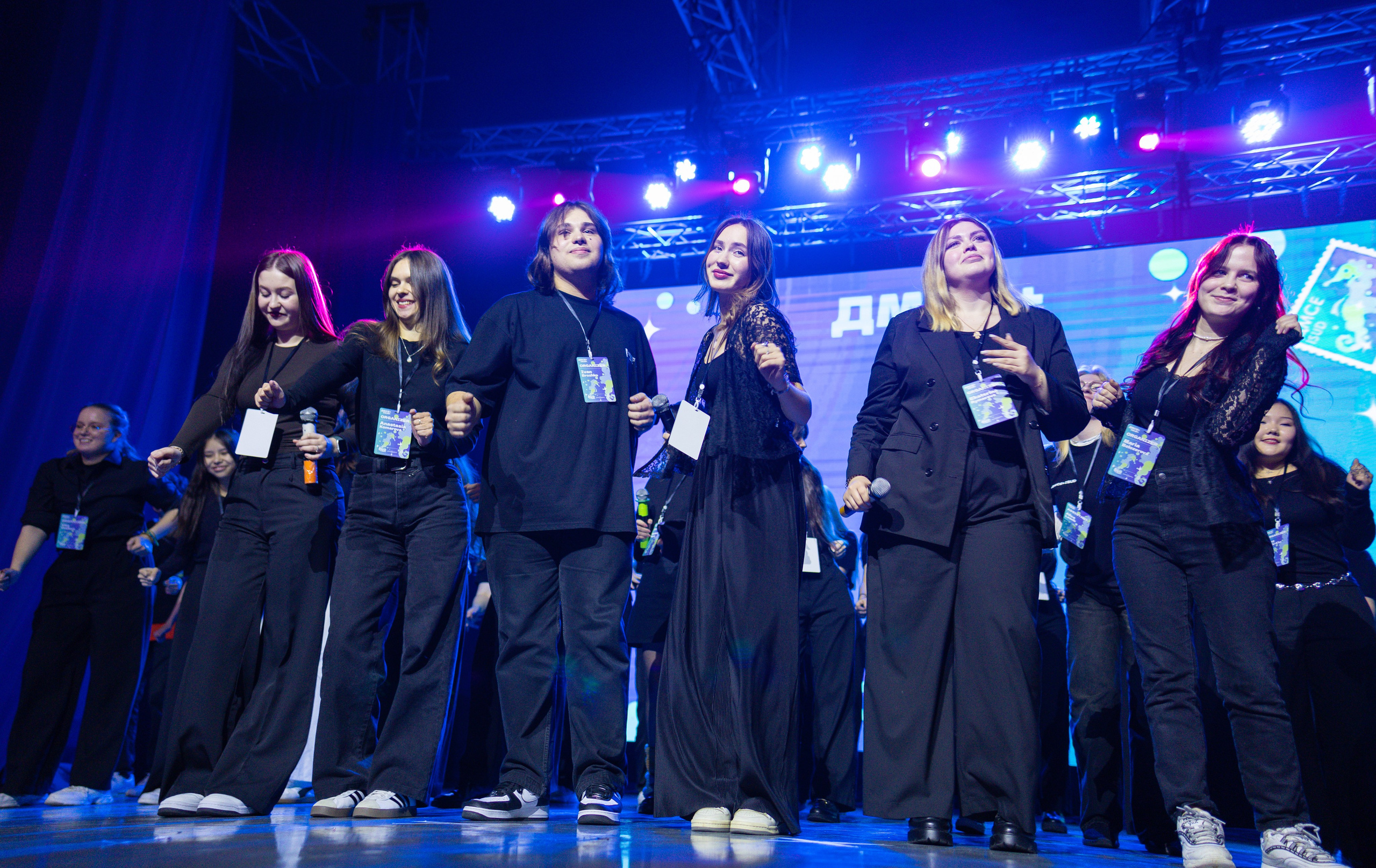 День международного студенческого единства в ДВФУ. Олег Катакинов| Репортажный фотограф в городе у моря (Владивосток)