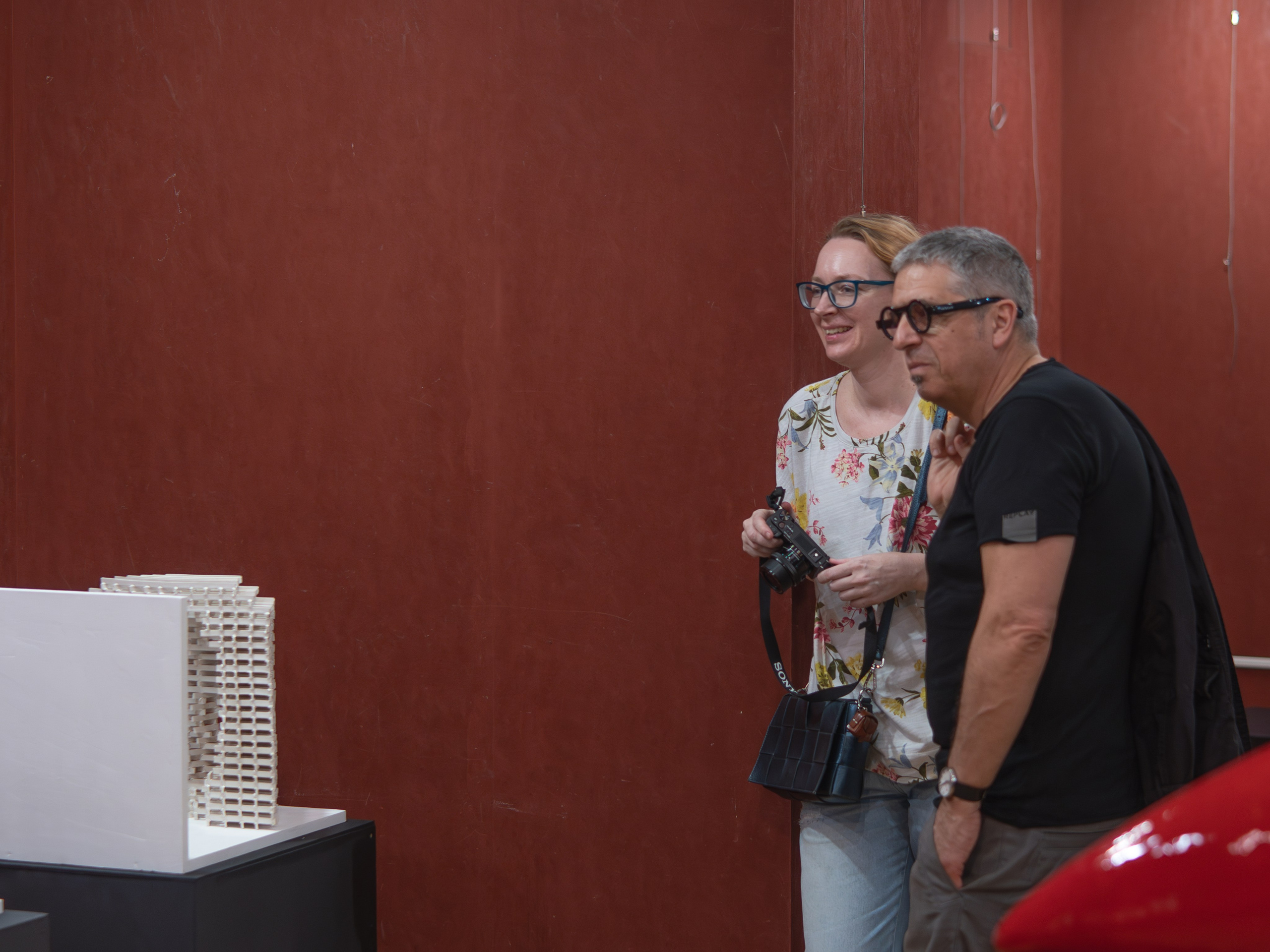 Монтаж выставки «10 из 10». Фотохудожник Москва