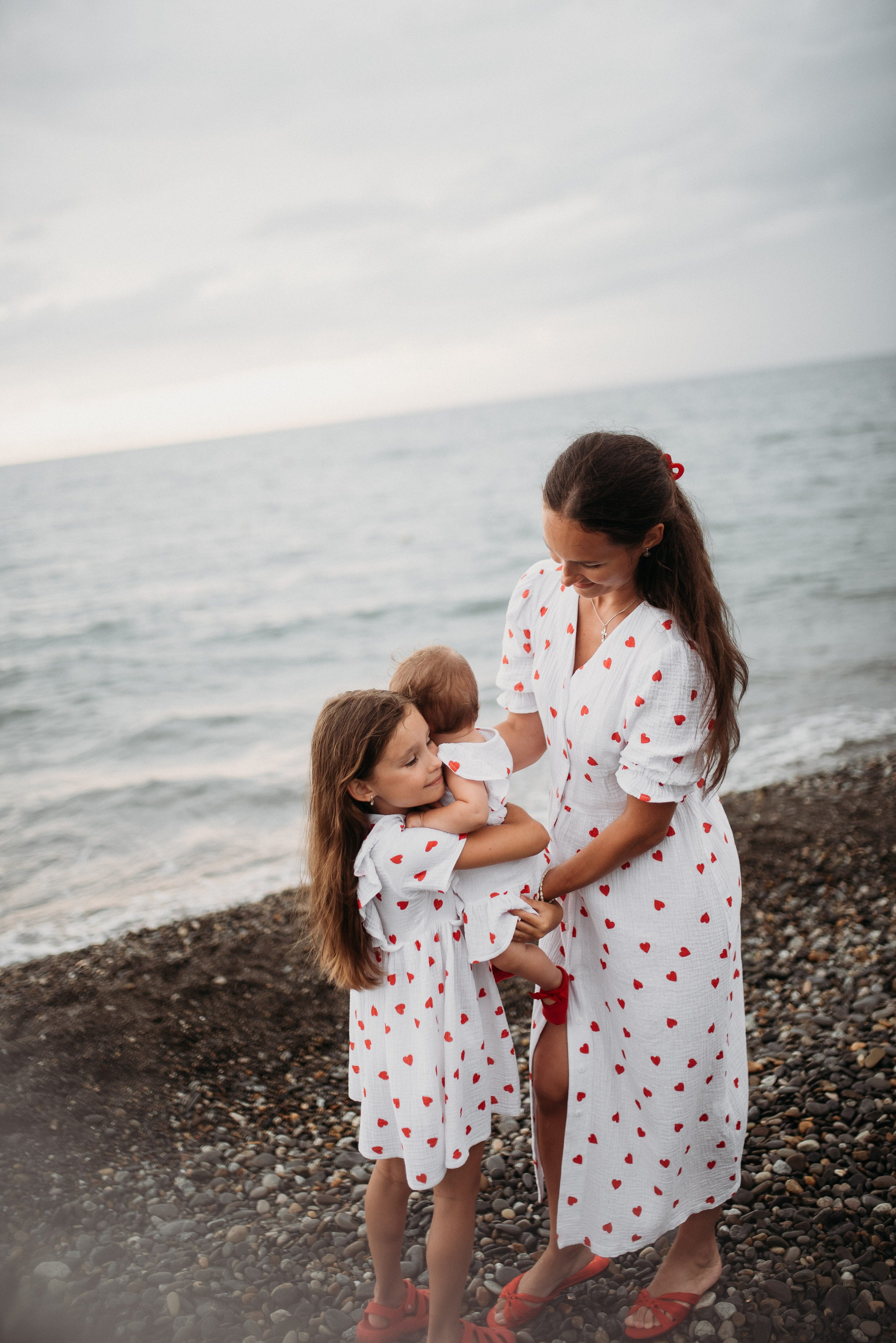 Семейная морская фотосессия на берегу Сочи. Фотограф в Сочи — Маргарита Поганова