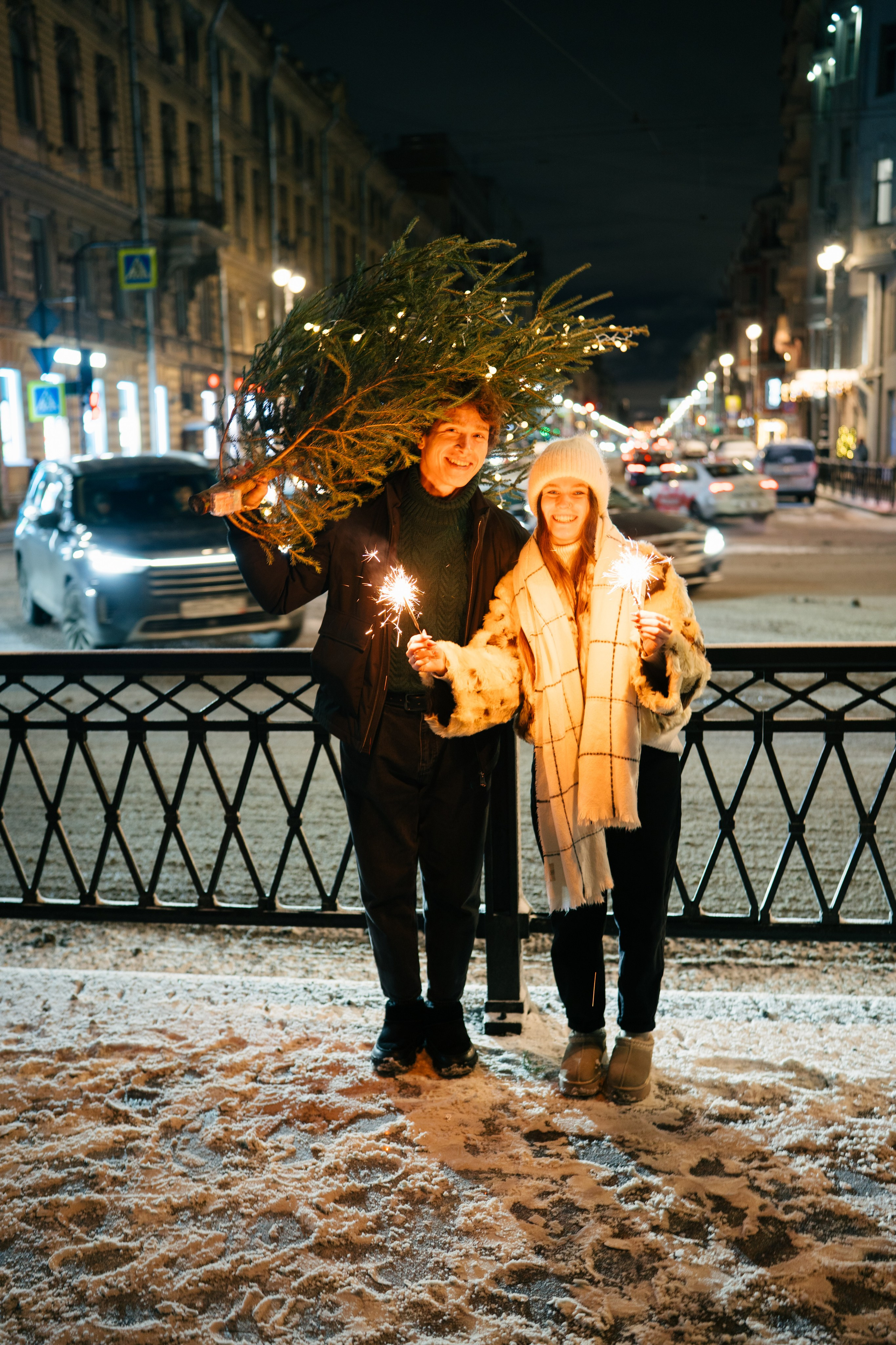 НОВОГОДНЯЯ ПРОГУЛКА ПАРЫ ПО ЧЕРНЫШЕВСКОЙ ПЕРЕД НОВЫМ ГОДОМ. Профессиональный фотограф, Санкт-Петербург — Виктория Богомолова