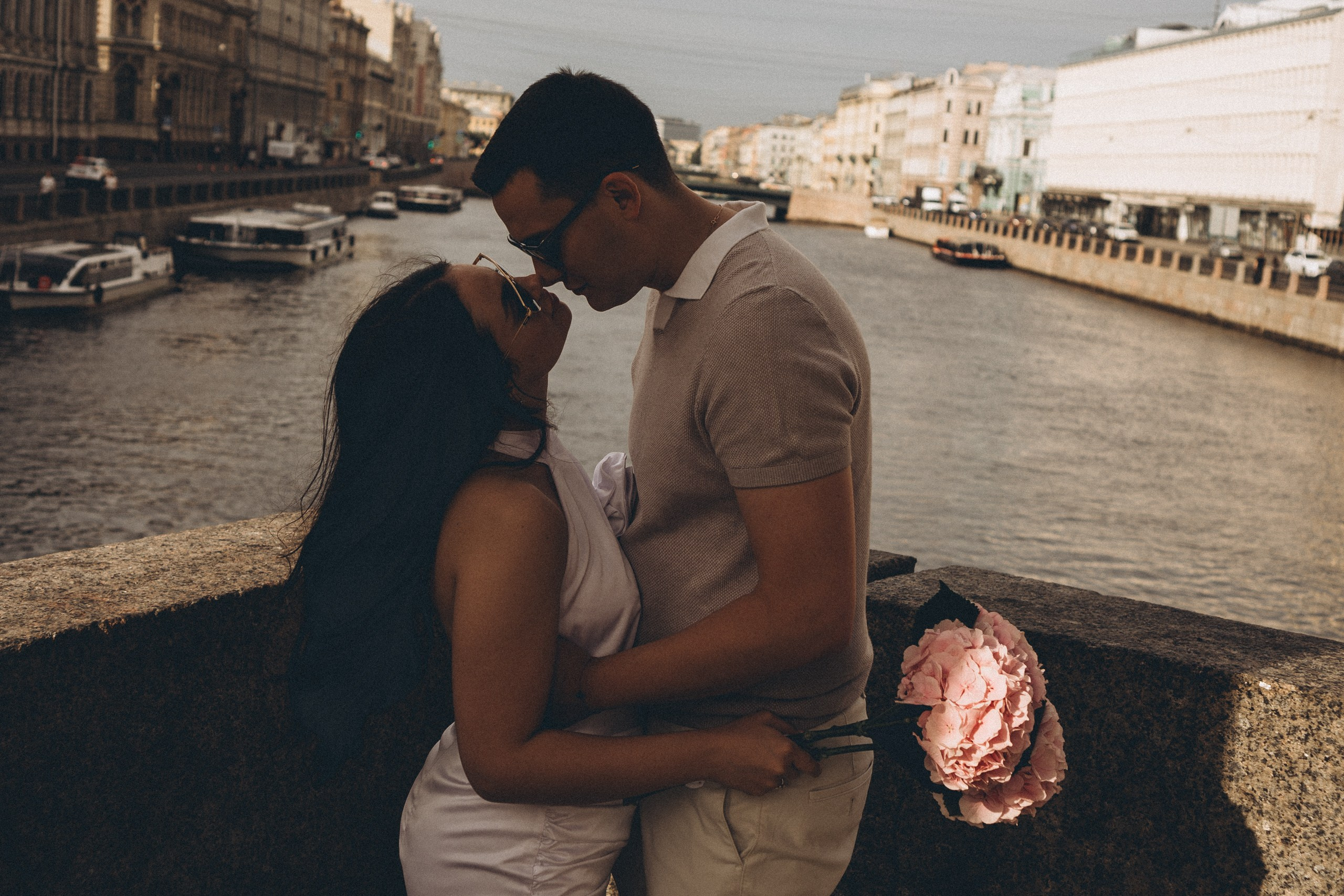 СВАДЕНБНАЯ СЬЕМКА НА КАТЕРЕ ПО КАНАЛАМ САНКТ-ПЕТЕРБУРГА И В АКВАТОРИИ НЕВЫ. Профессиональный фотограф, Санкт-Петербург — Виктория Богомолова