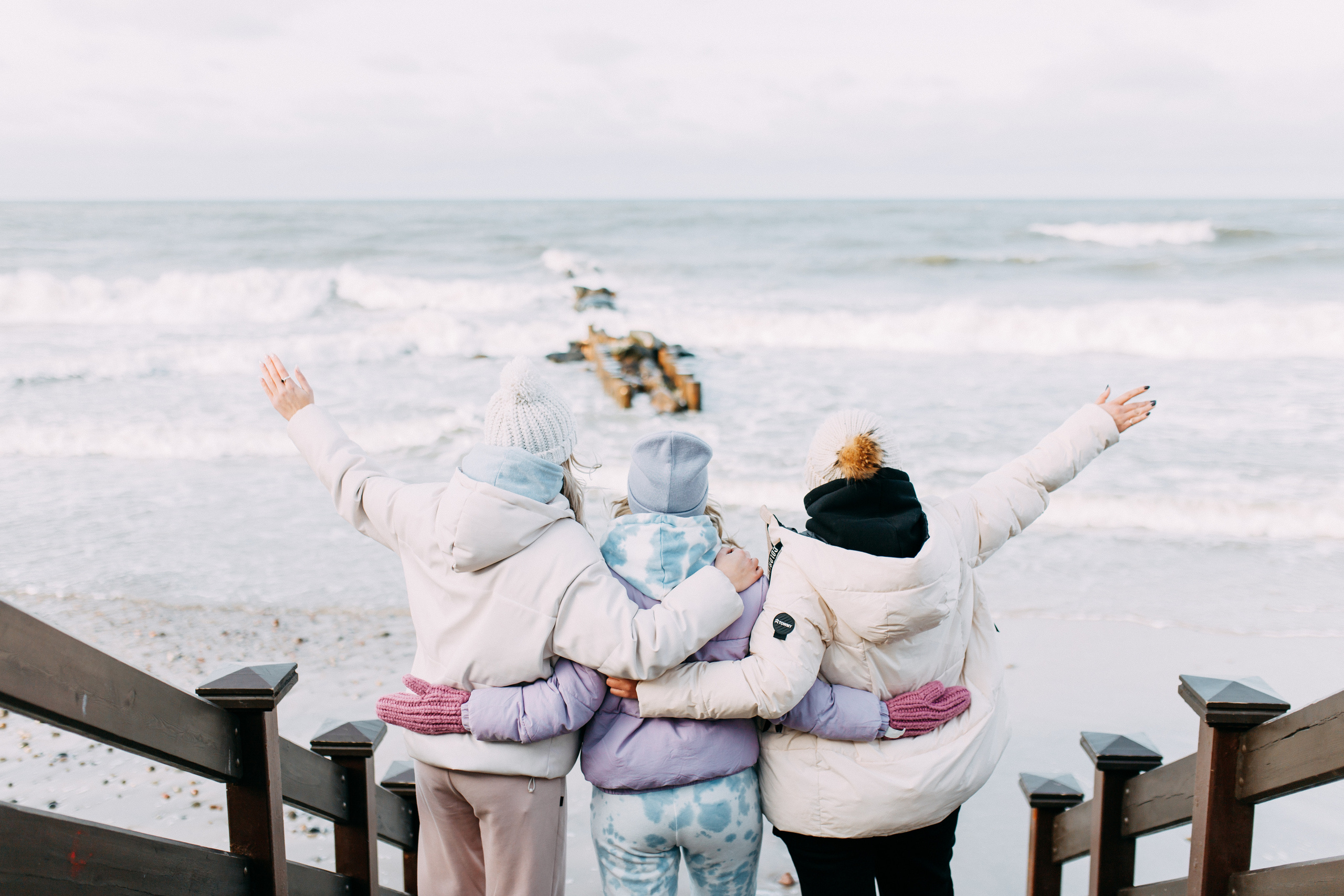 Подружки в Зеленоградске • Зима 2022. Фотограф в Калининграде Екатерина Осинцева